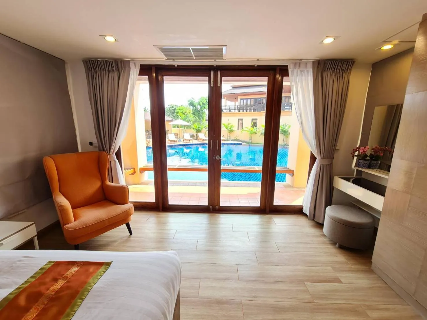 Pool view, Bed in Elegancy Resort Hua Hin