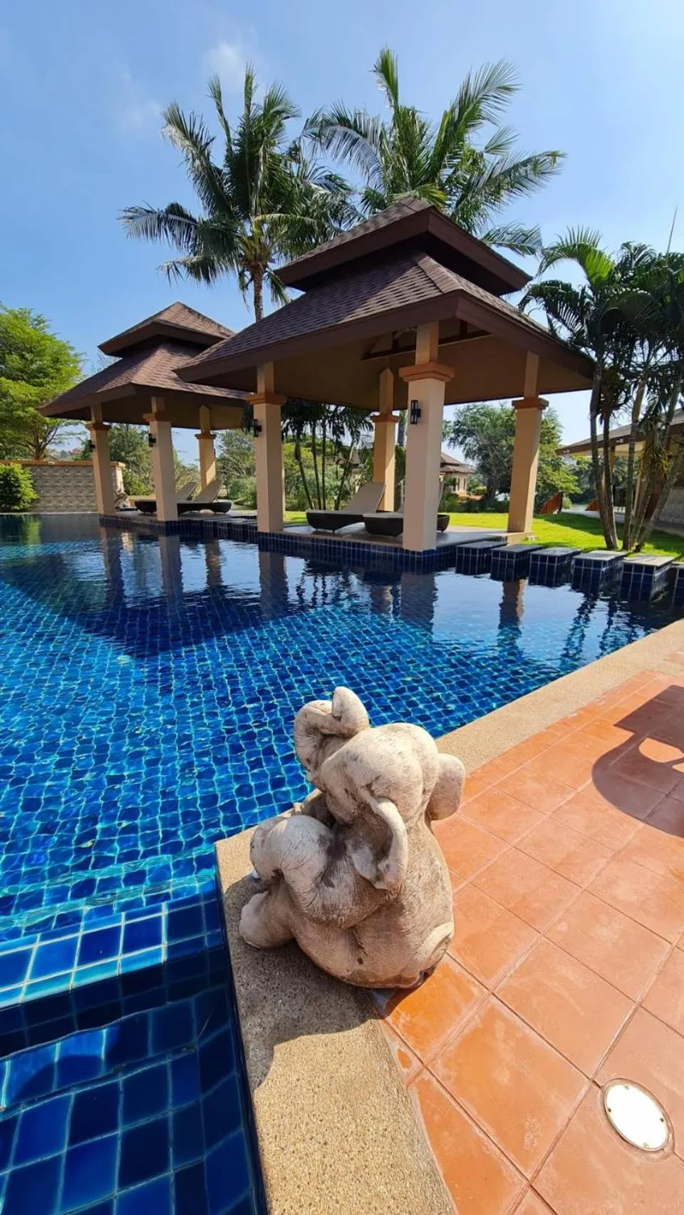 Swimming pool in Elegancy Resort Hua Hin