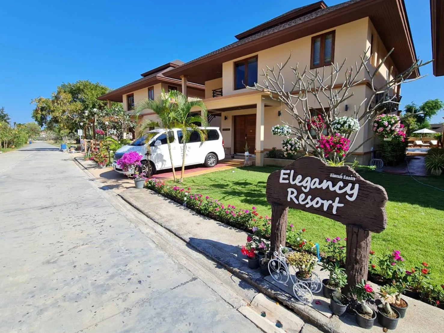 Quiet street view in Elegancy Resort Hua Hin