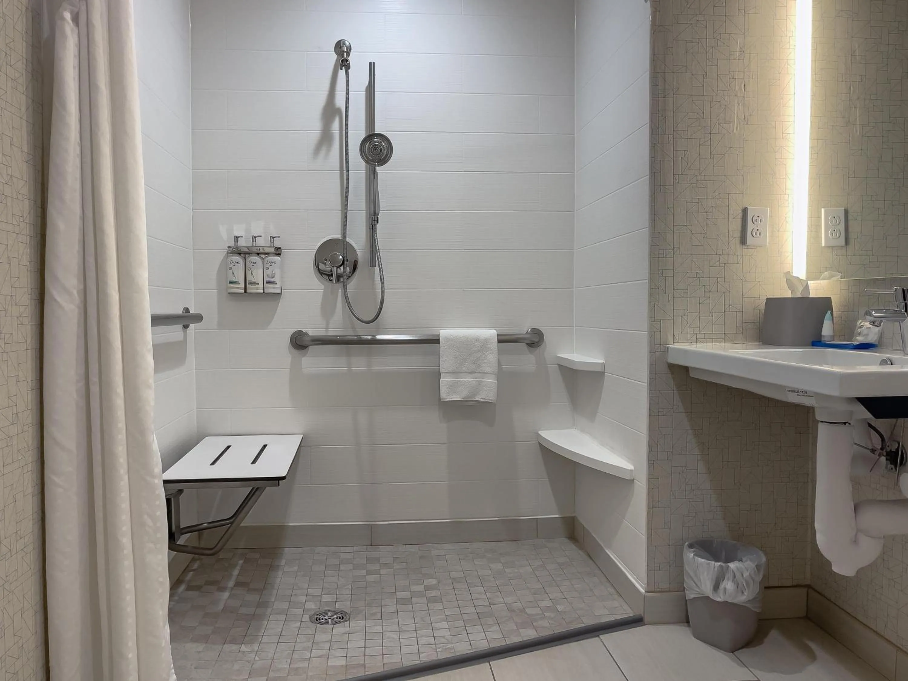 Bathroom in Holiday Inn Express Hotel & Suites Livermore by IHG