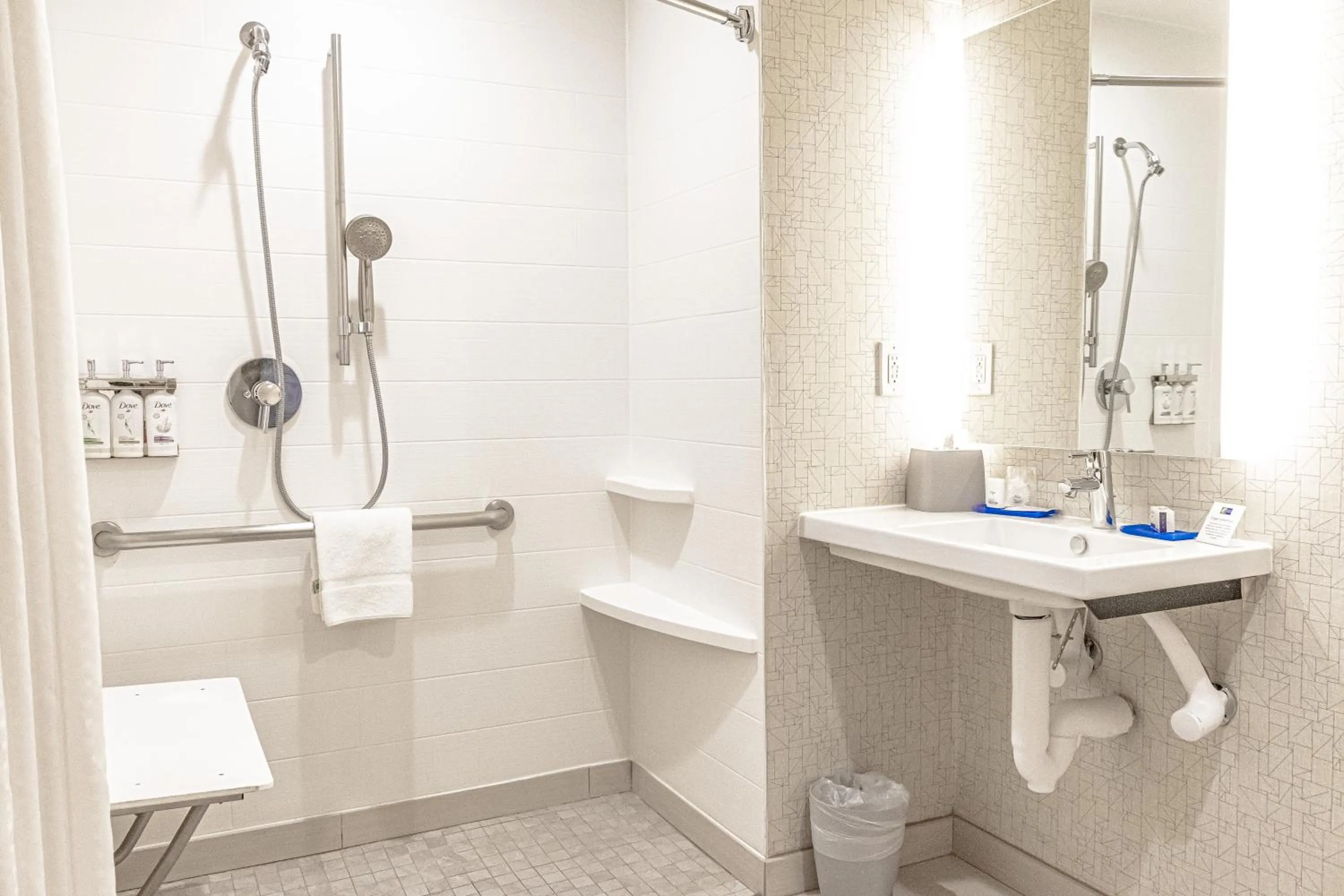 Shower in Holiday Inn Express Hotel & Suites Livermore by IHG