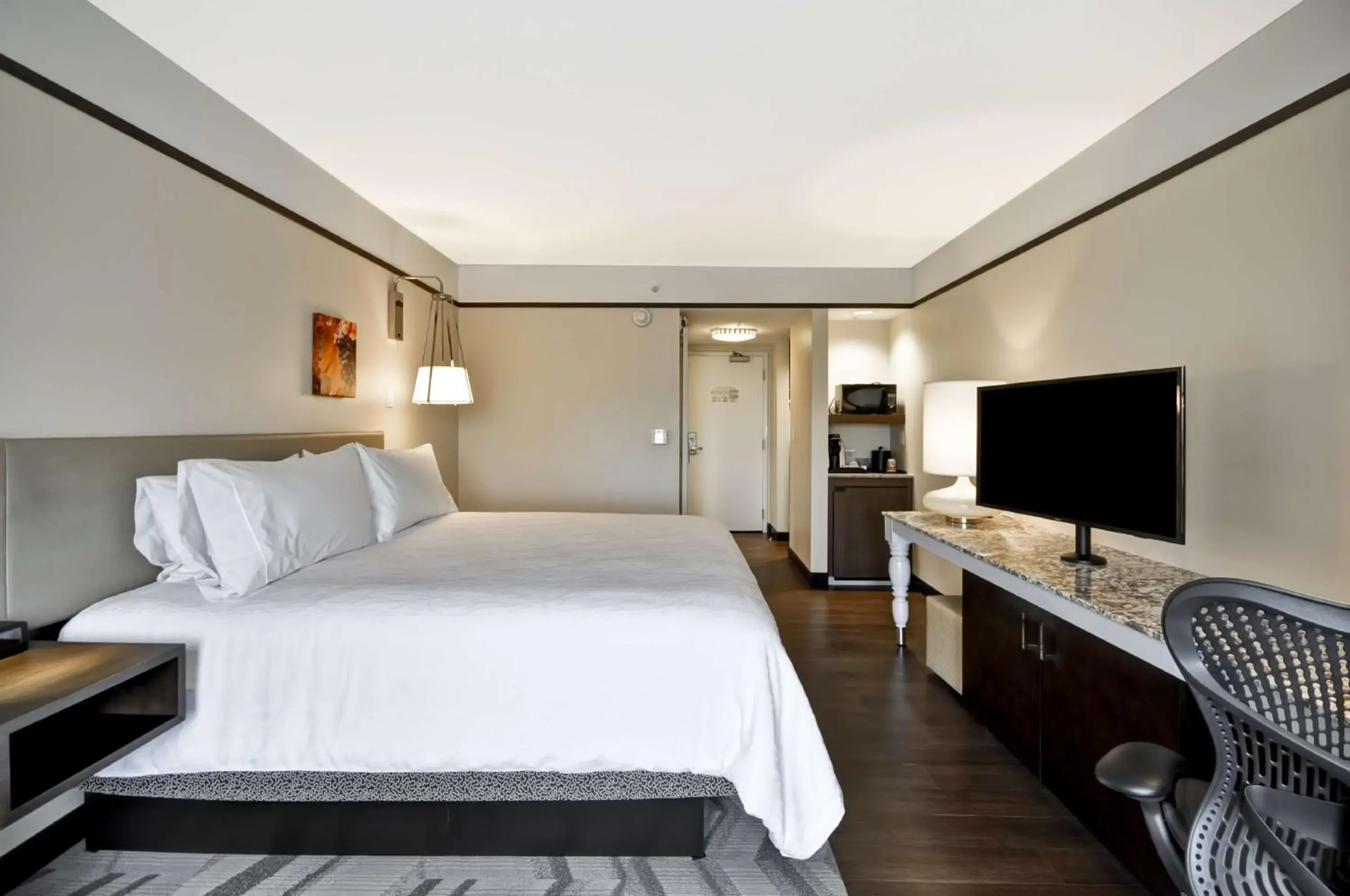 King Room with Accessible Tub - Mobility Access in Hilton Garden Inn Detroit Troy King Room with Accessible Tub - Mobility Access in Hilton Garden Inn Detroit Troy