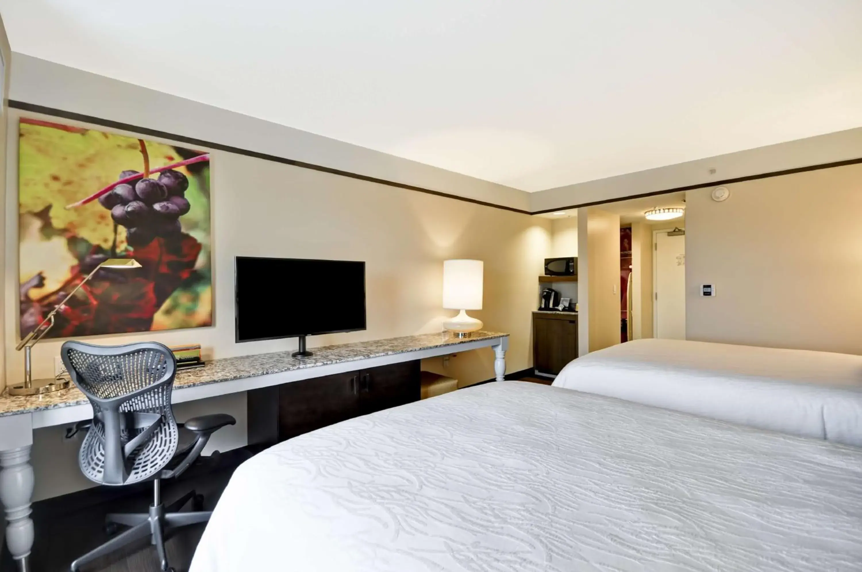 Queen Room with Two Queen Beds in Hilton Garden Inn Detroit Troy Queen Room with Two Queen Beds in Hilton Garden Inn Detroit Troy