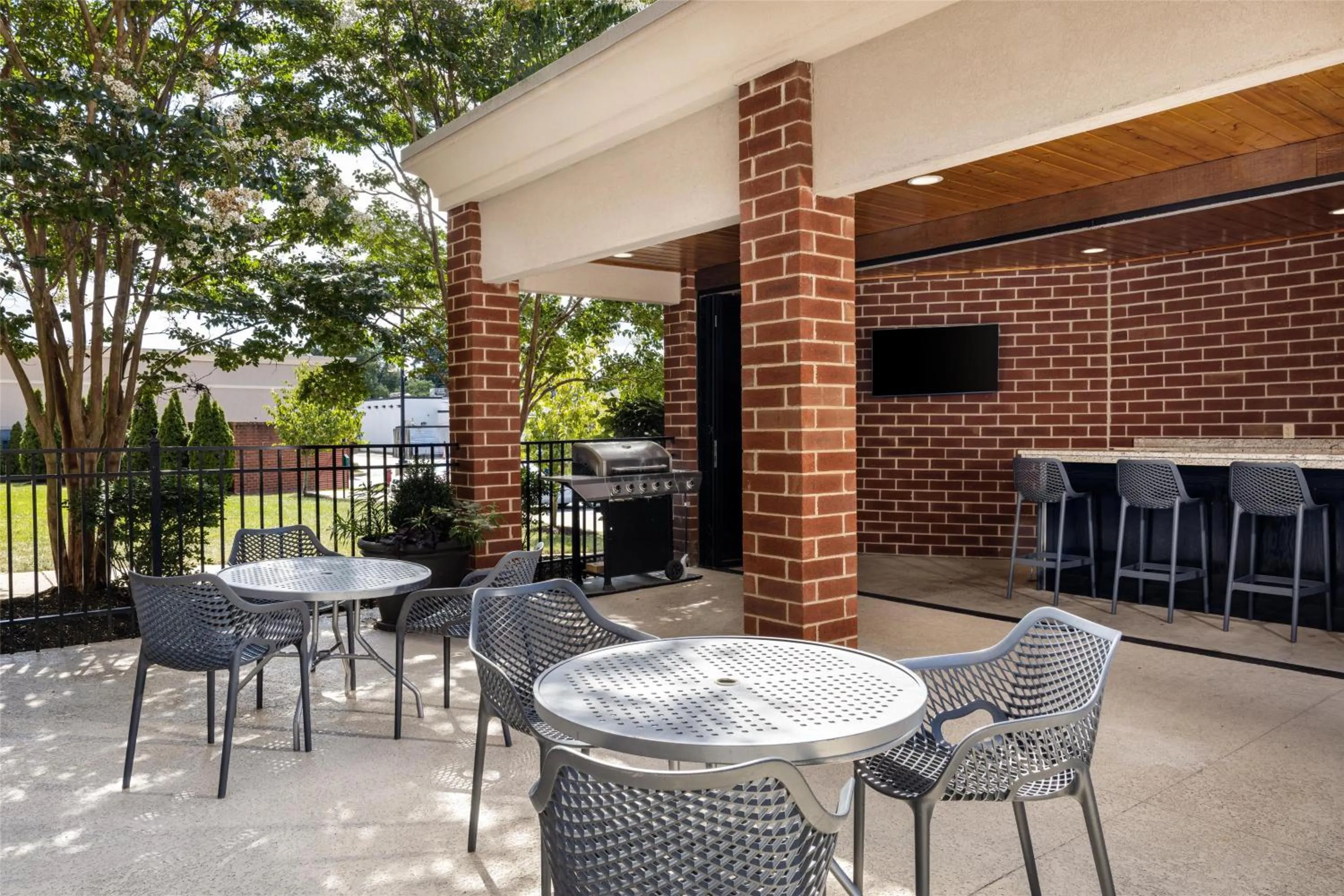 Patio in Hampton Inn Lexington Medical Center, KY