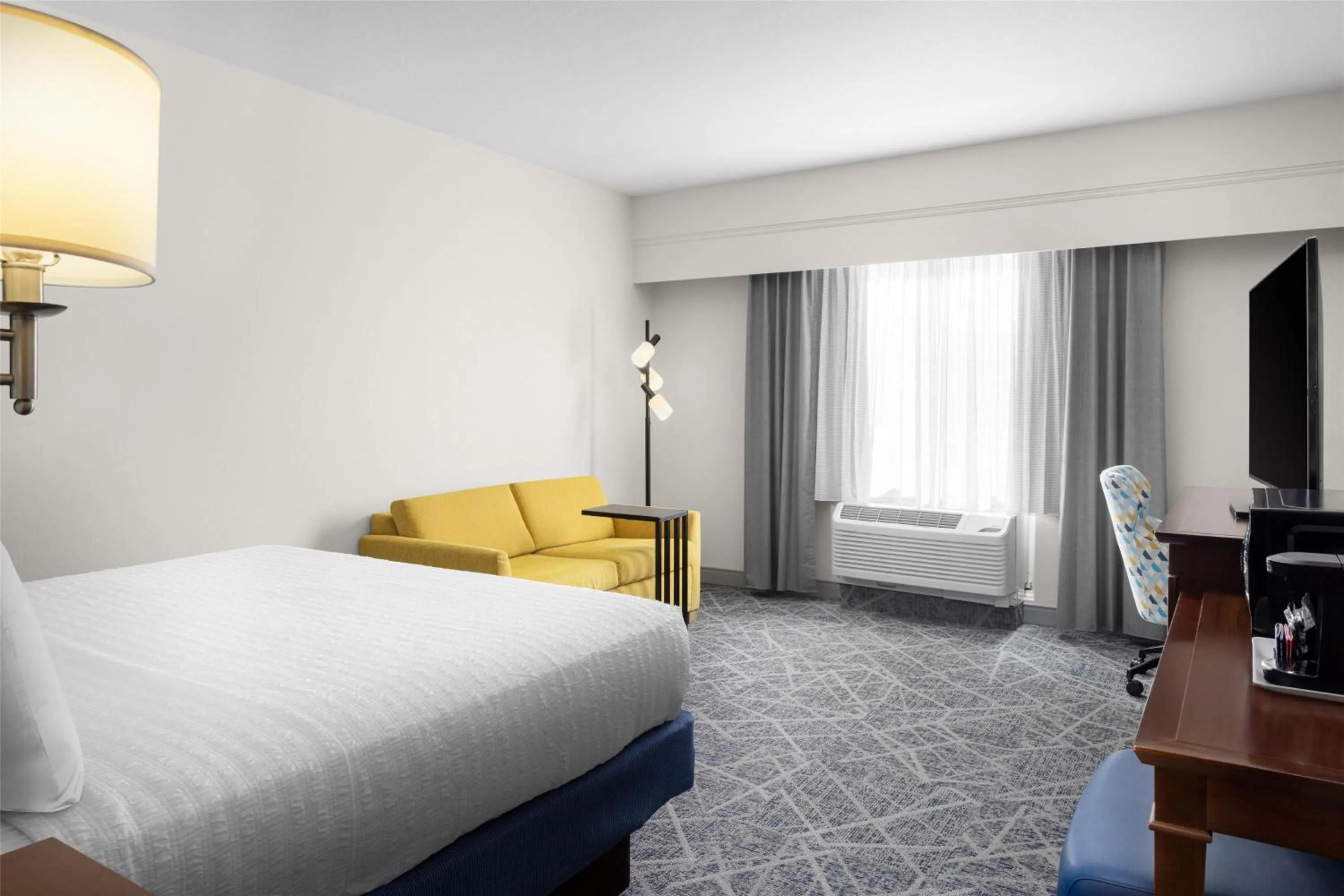 Bed in Hampton Inn Lexington Medical Center, KY