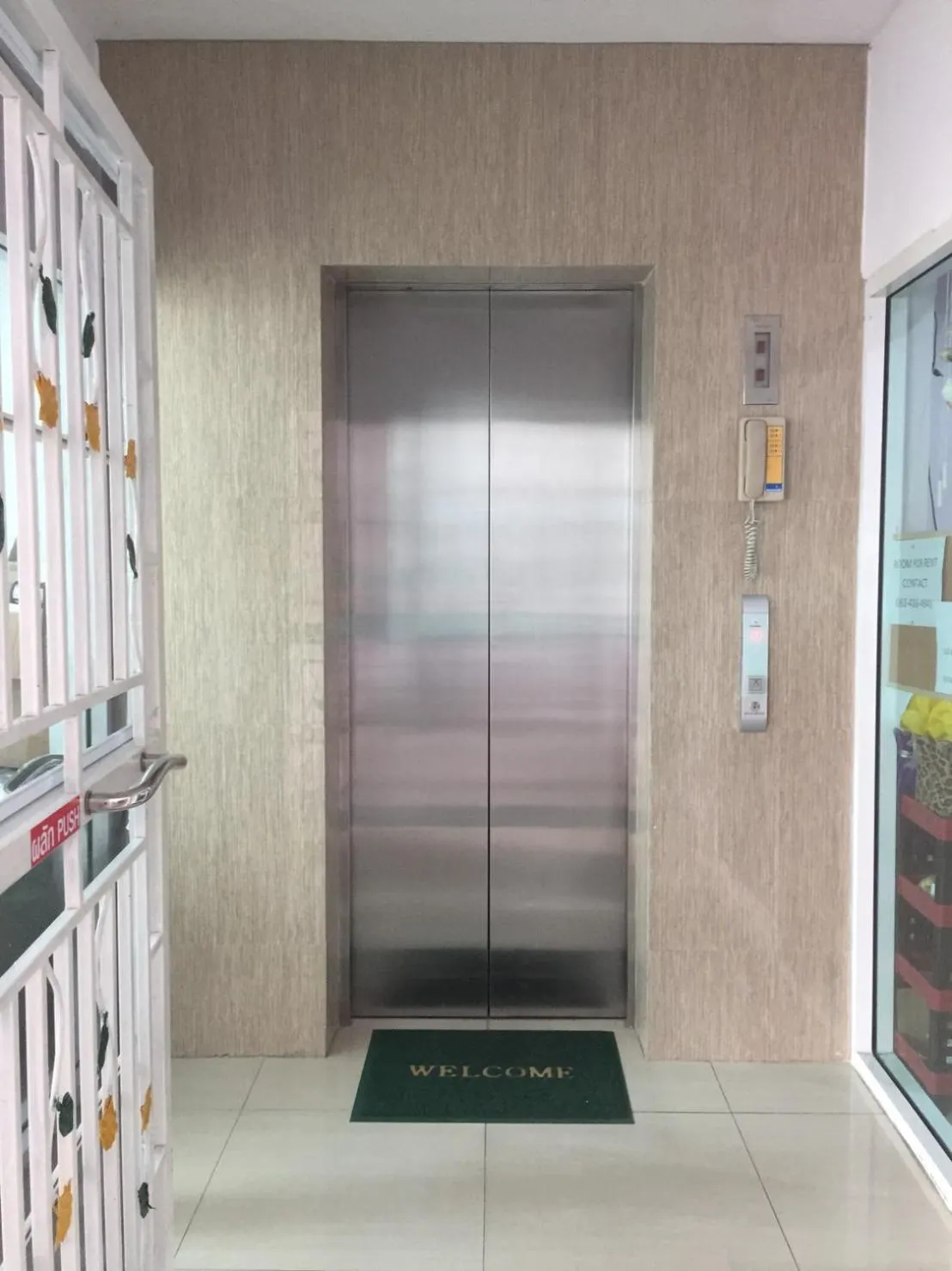 Facade/entrance in The C Park