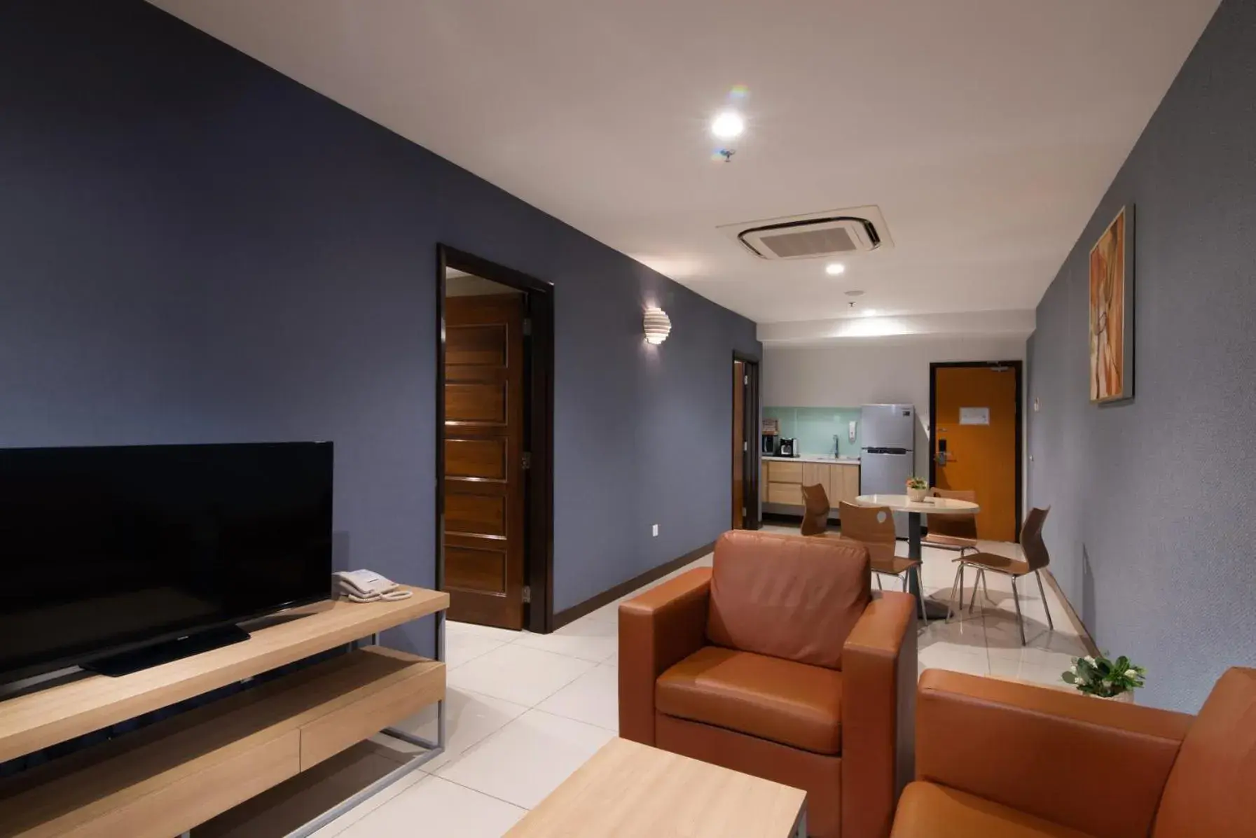 Deluxe Two-Bedroom Apartment (with Kitchen) in One Pacific Hotel and Serviced Apartments Deluxe Two-Bedroom Apartment (with Kitchen) in One Pacific Hotel and Serviced Apartments