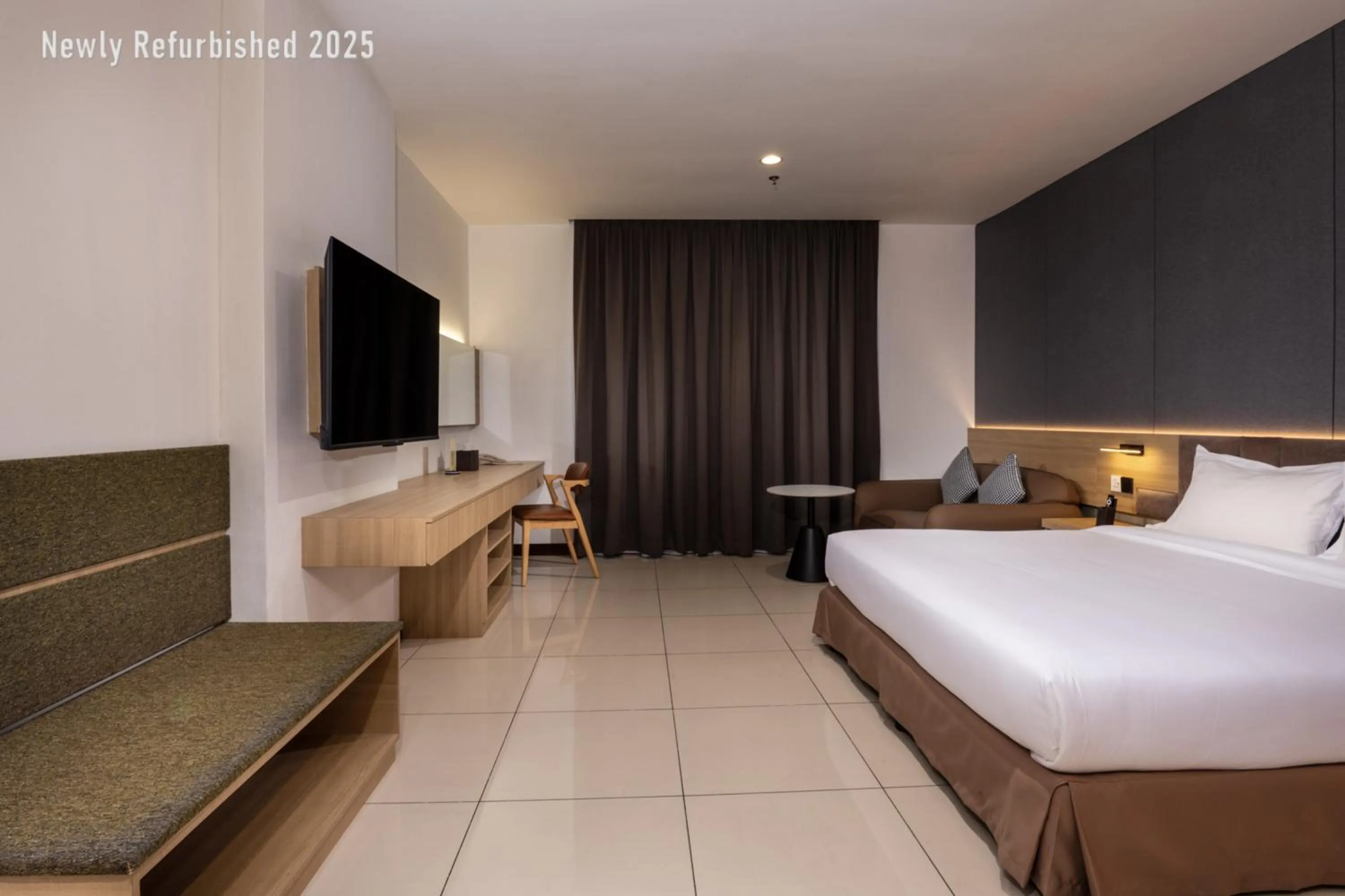 Bed in One Pacific Hotel and Serviced Apartments