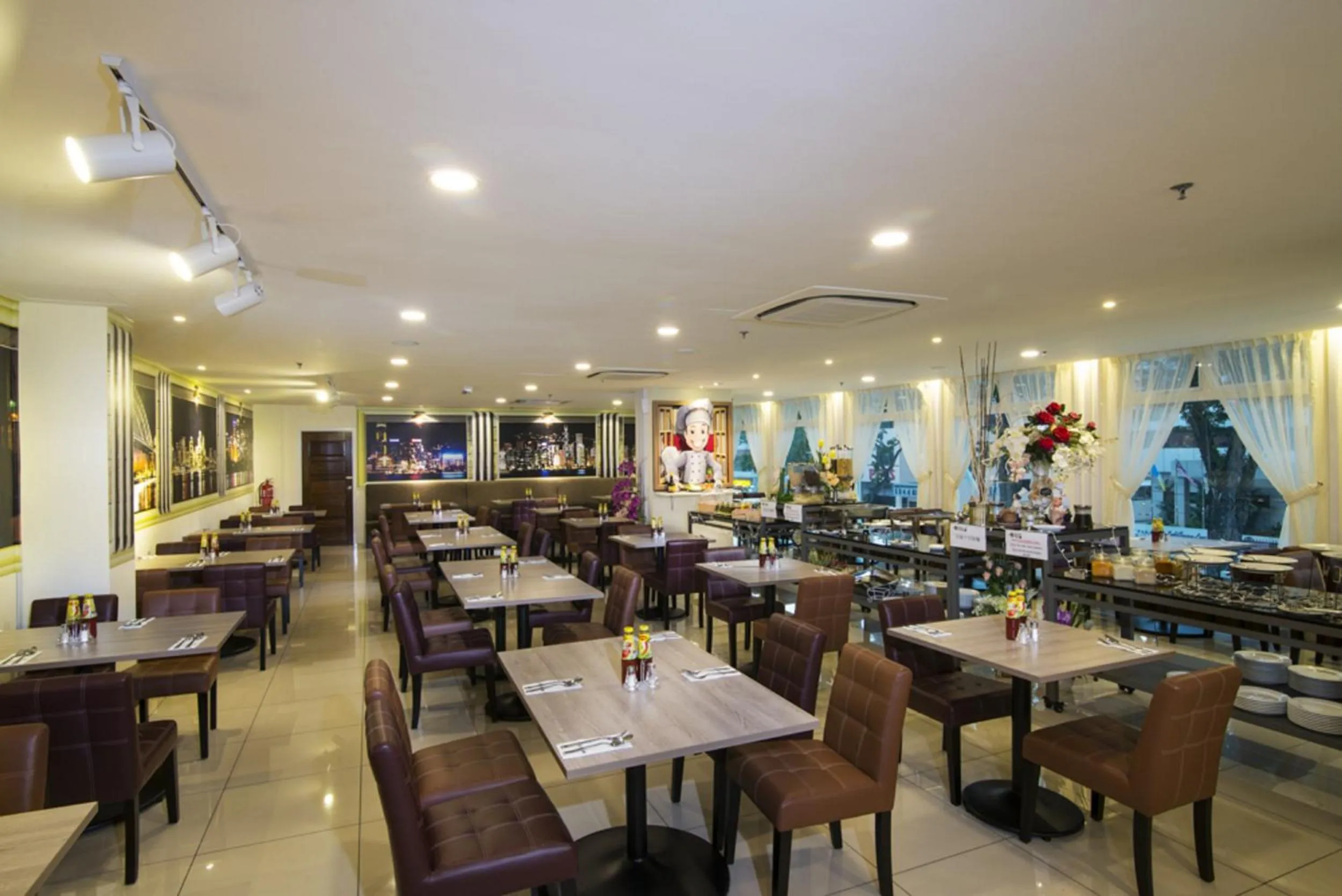 Restaurant/places to eat in One Pacific Hotel and Serviced Apartments