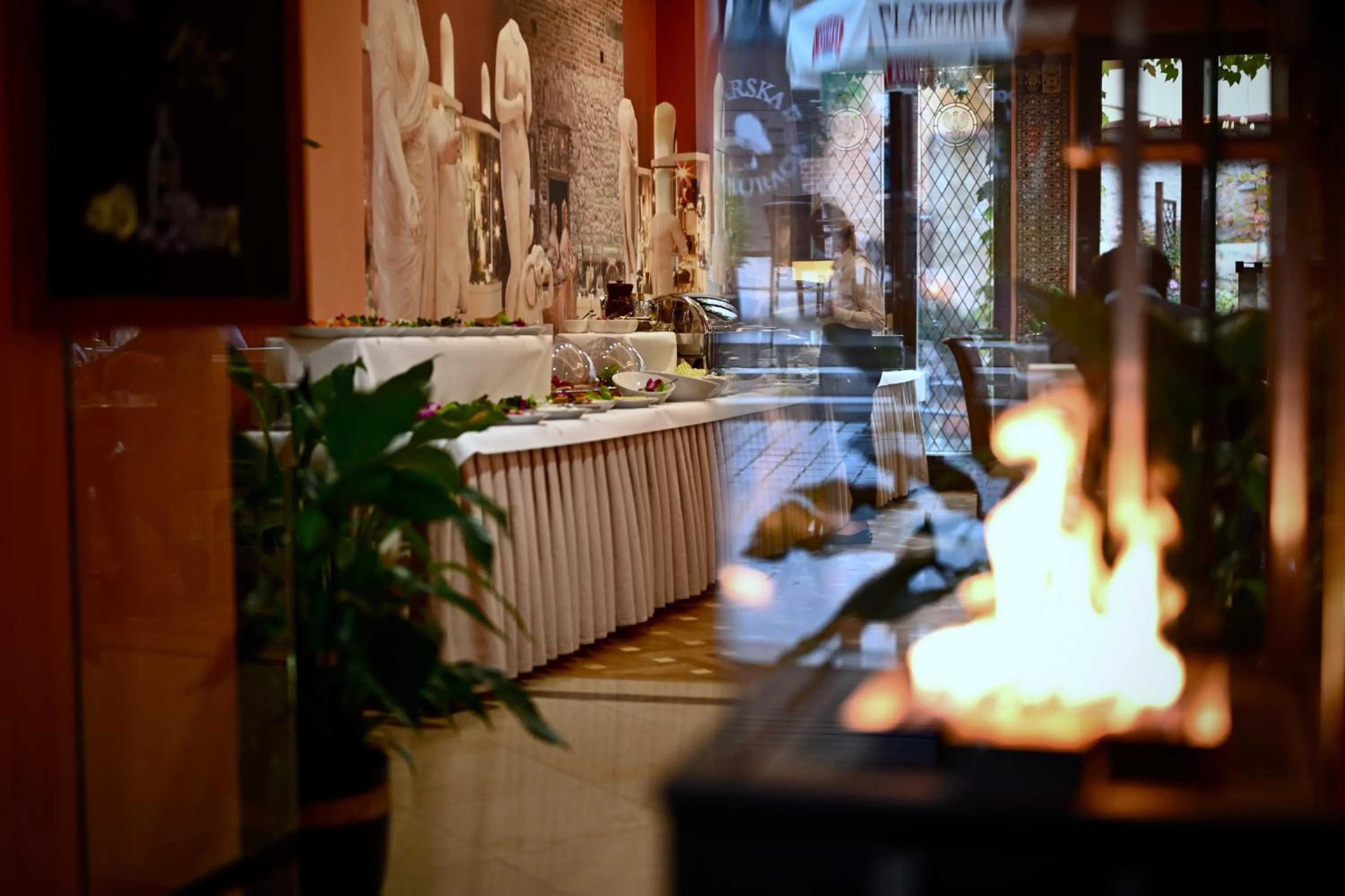 Restaurant/places to eat in Hotel Polski Pod Białym Orłem