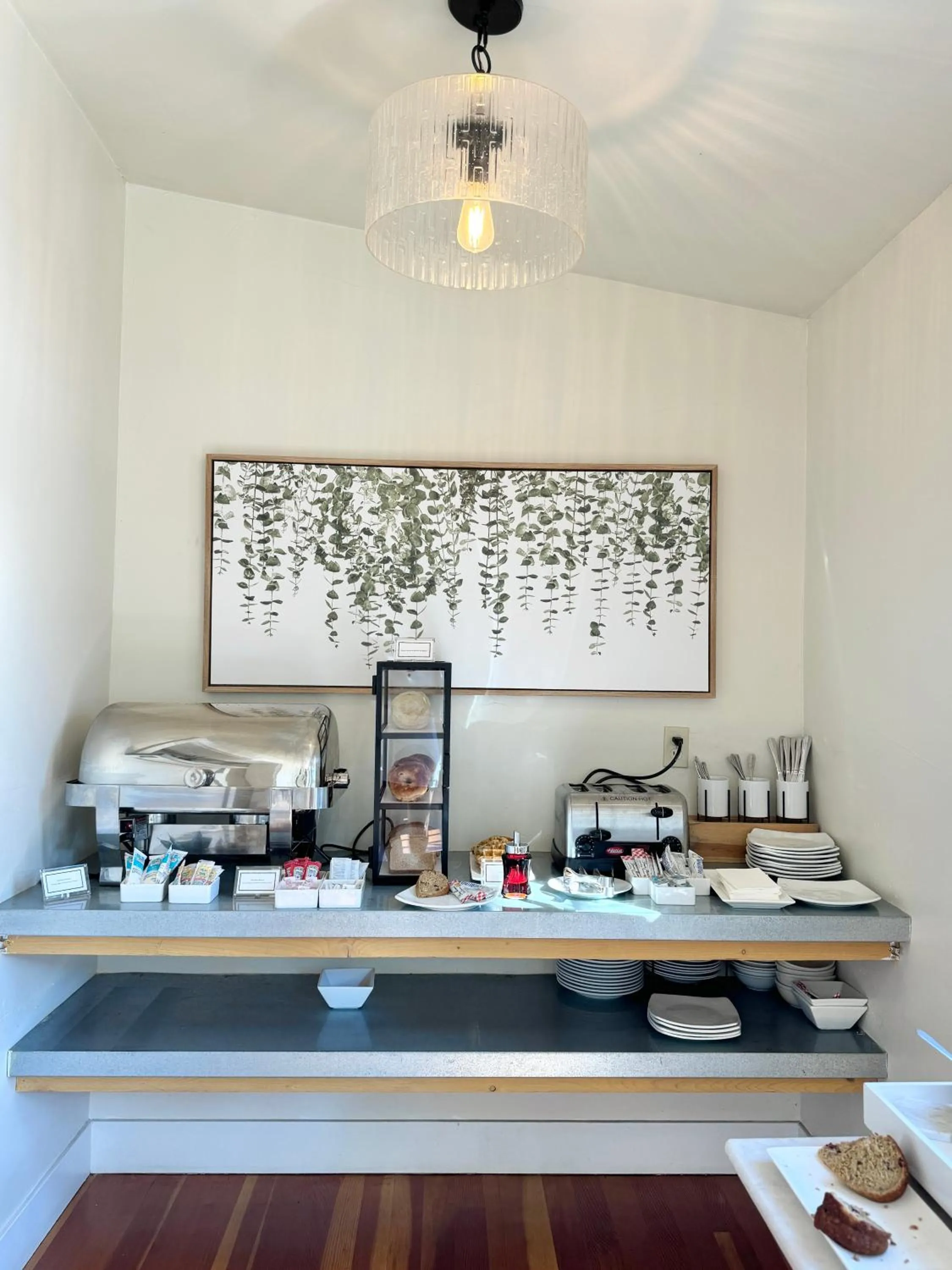 Dining area in Lavender, A Four Sisters Inn