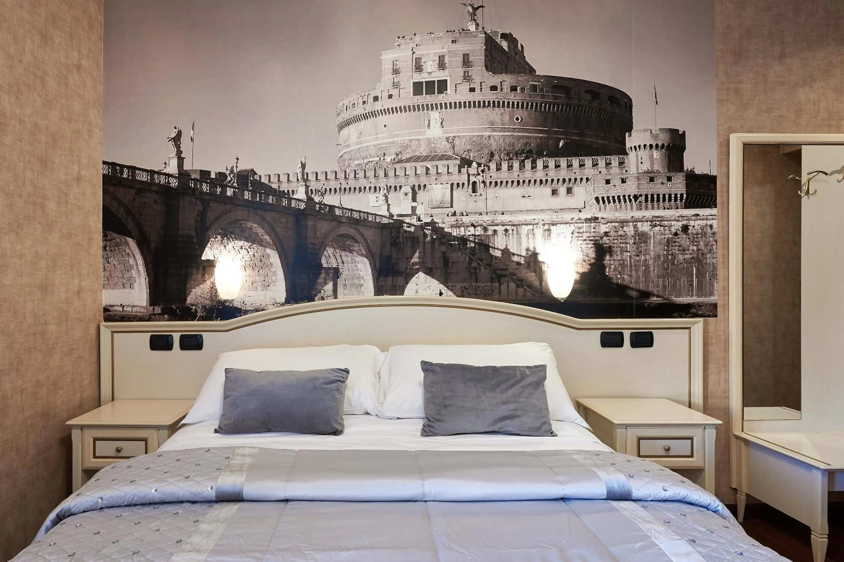 Bed in Le Suite Downtown