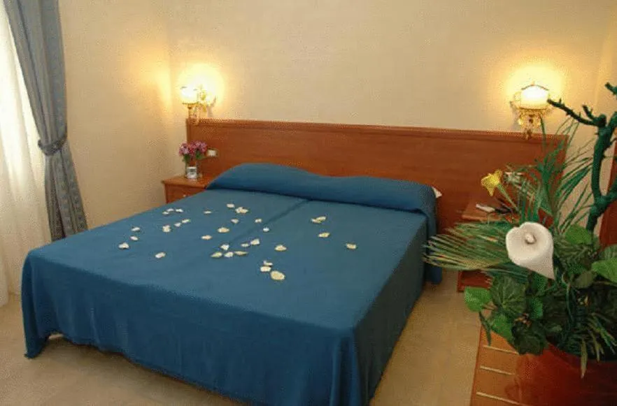 Photo of the whole room, Bed in Cesar Palace Guesthouse