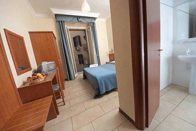 Photo of the whole room, Bed in Cesar Palace Guesthouse