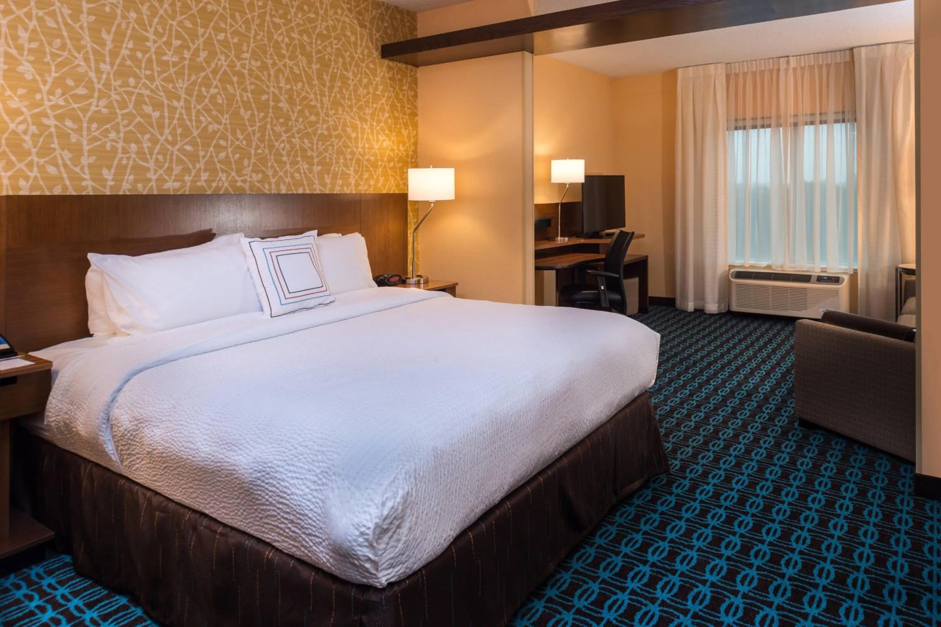 Photo of the whole room, Bed in Fairfield Inn & Suites by Marriott Orlando East/UCF Area