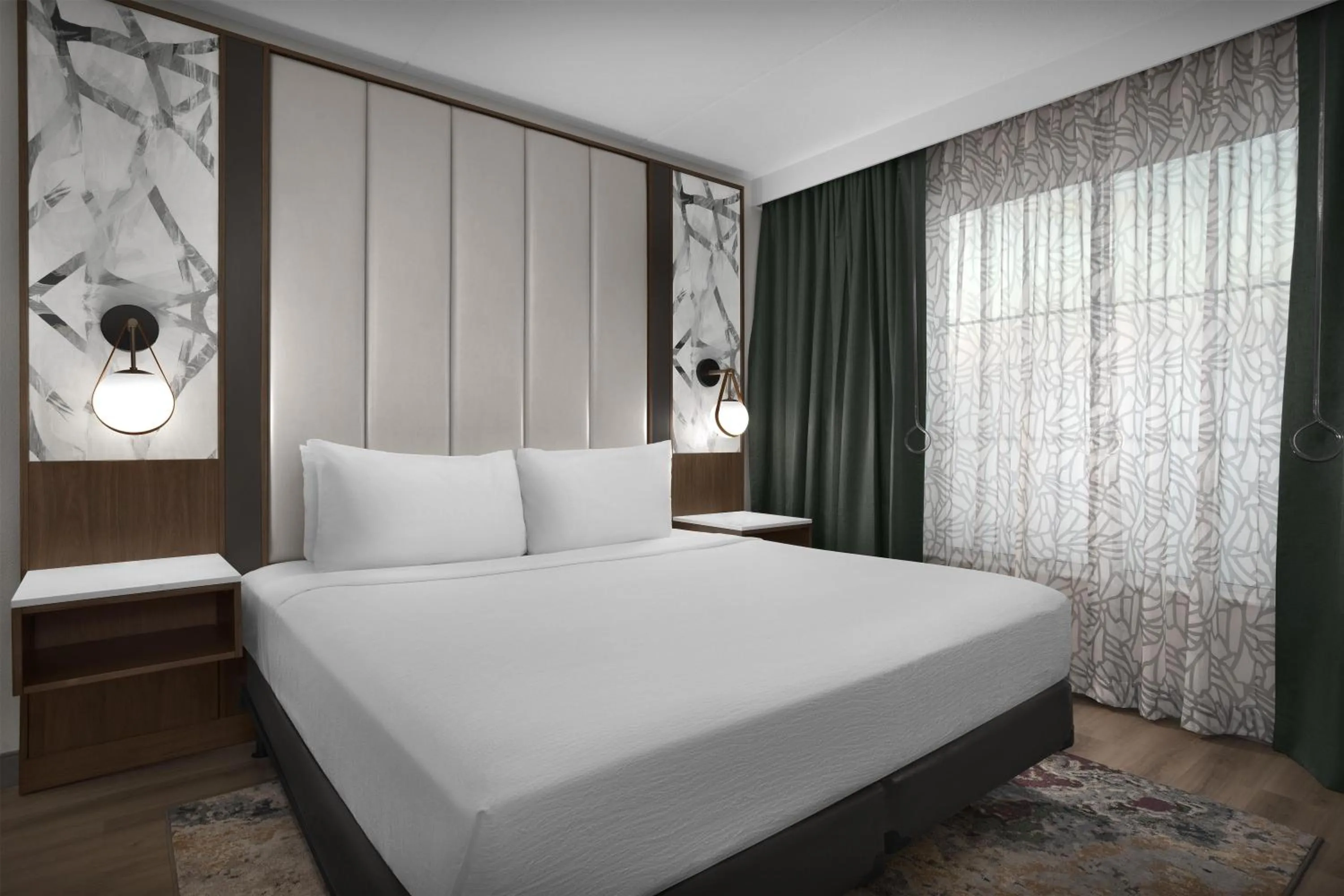 Bed in Embassy Suites by Hilton Jackson North Ridgeland