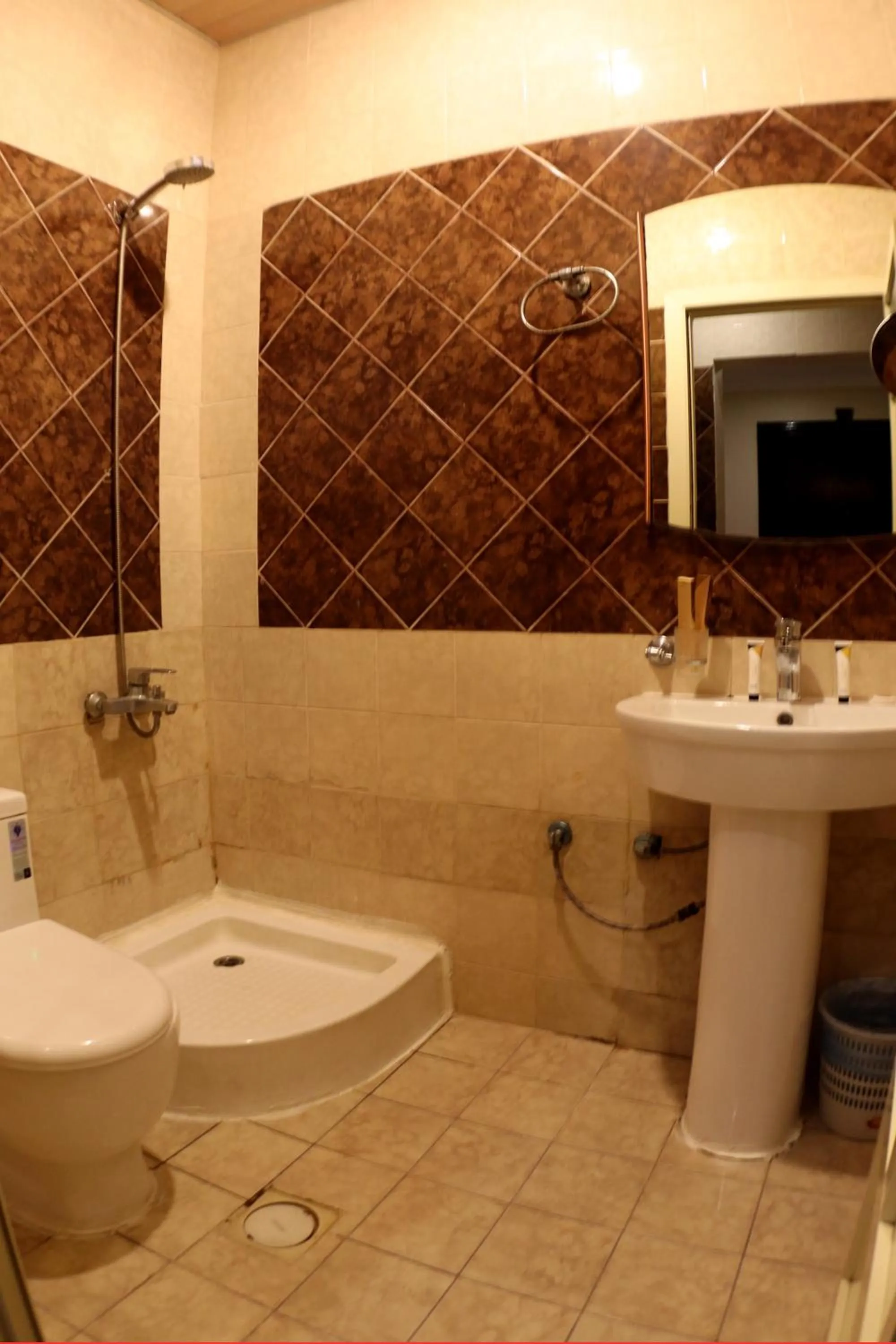 Bathroom in شقق مسكن الضيافة للشقق المخدومة 2