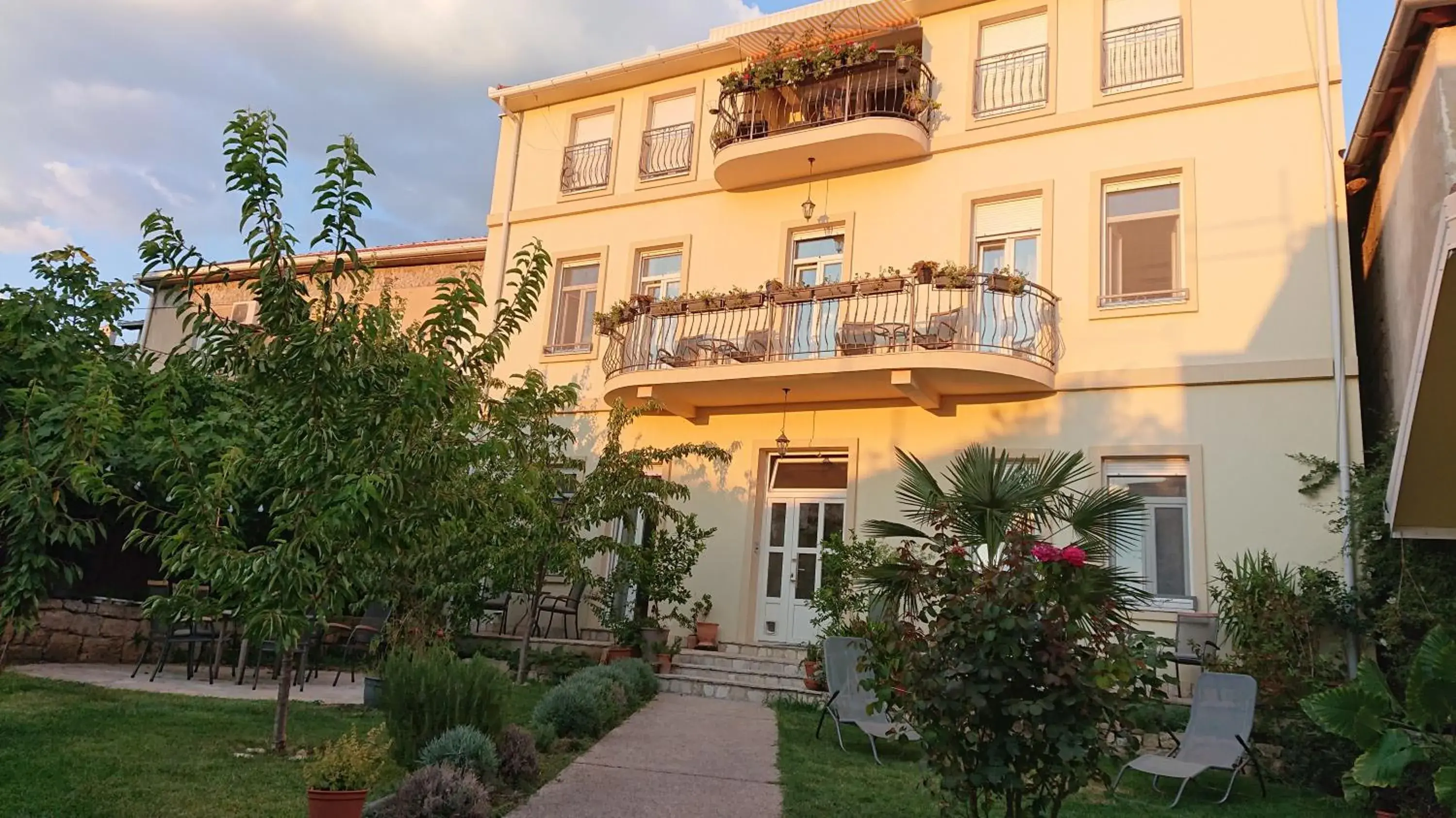 Aurelia Rooms Aurelia Rooms