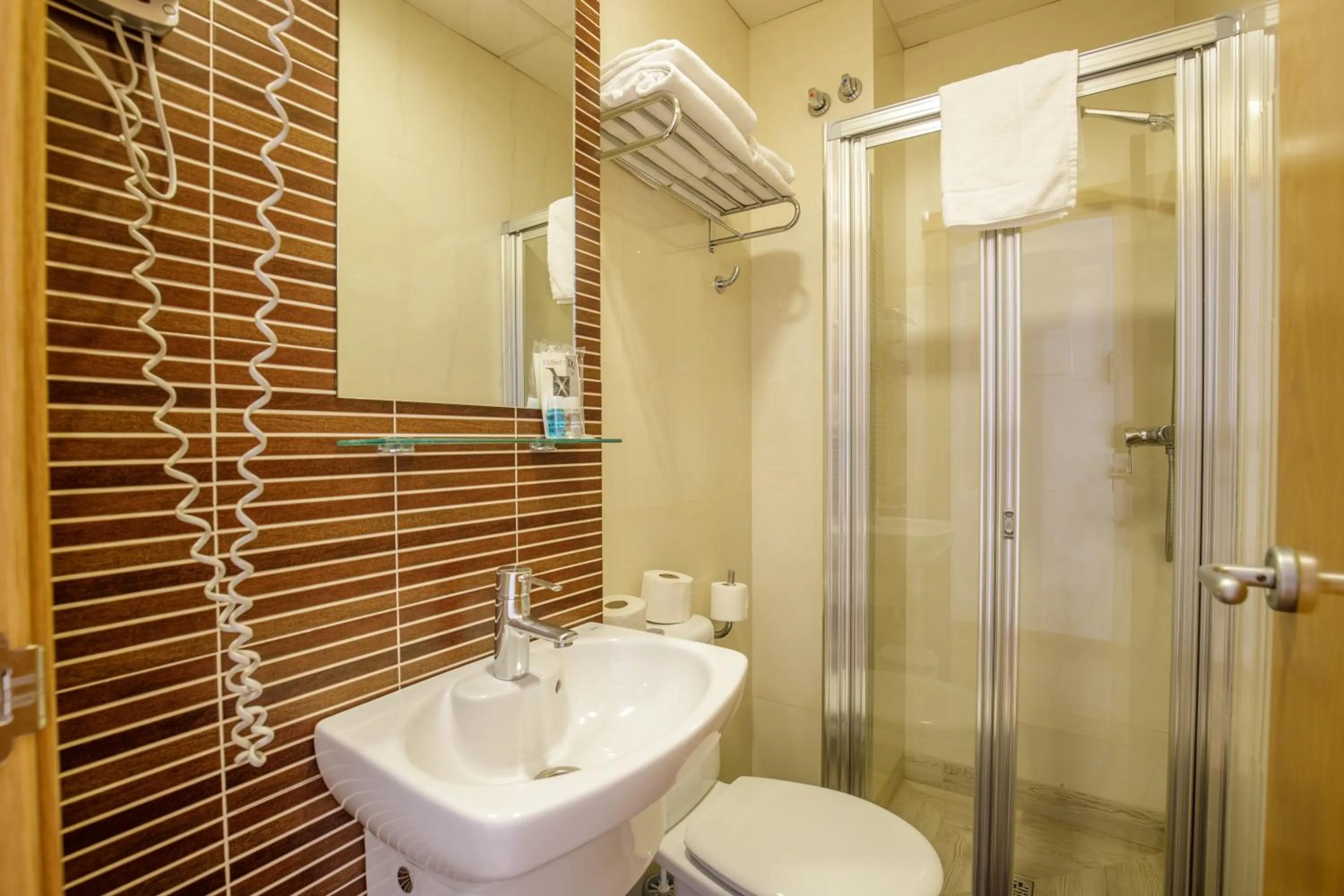 Shower in H-A Hotel Trebol