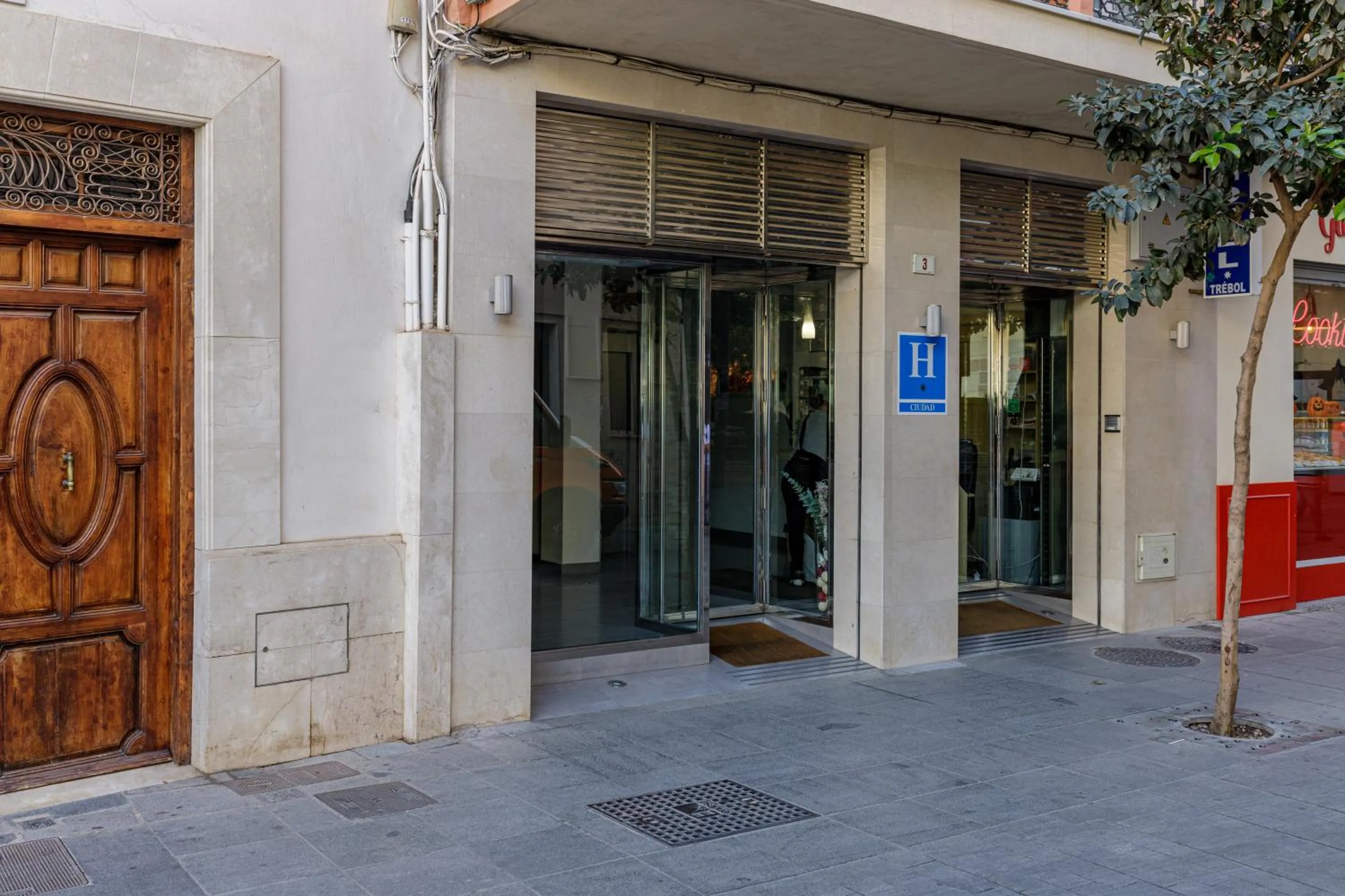 Facade/entrance in H-A Hotel Trebol