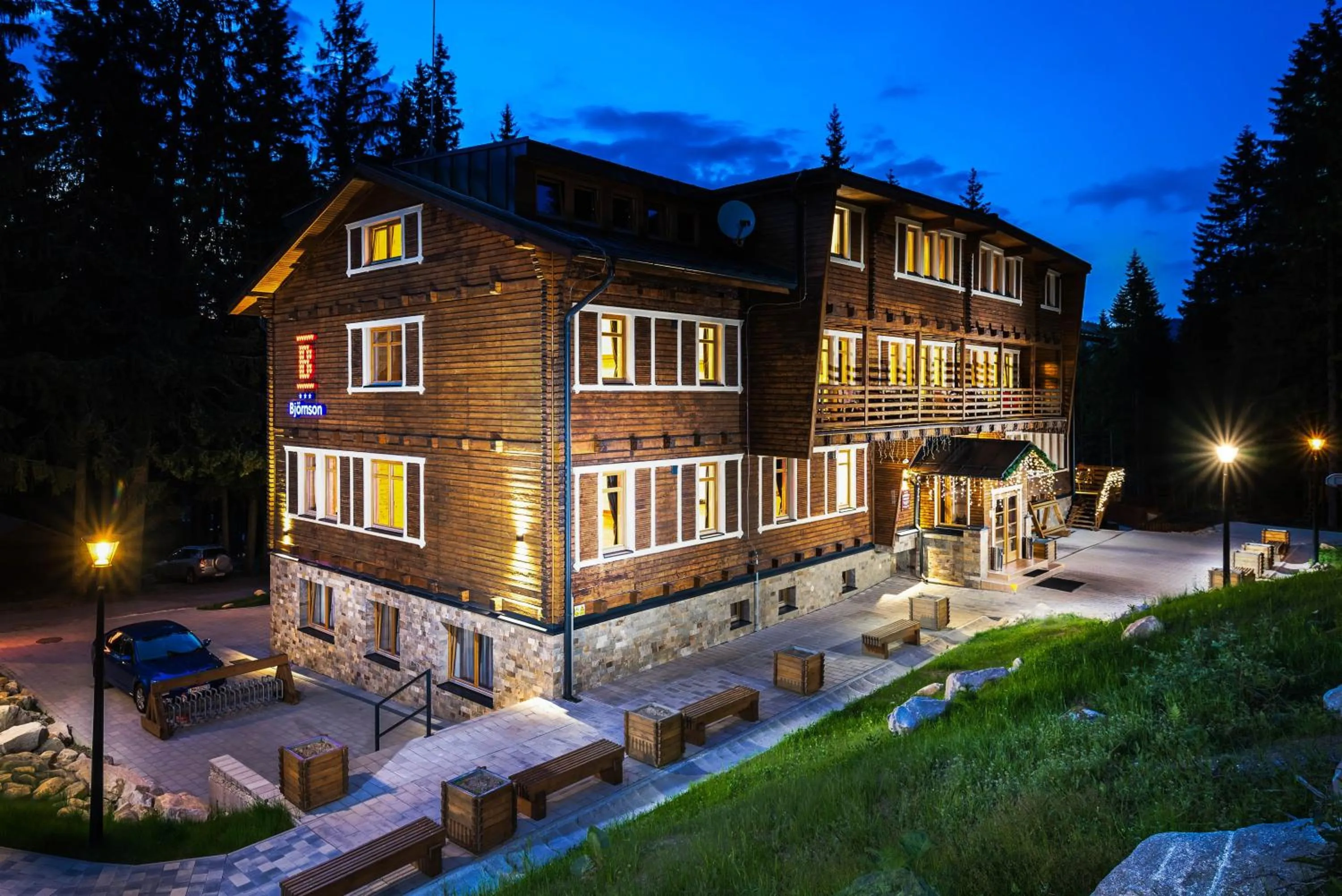 Property building in Hotel Björnson & Björnson TREE HOUSES Jasná