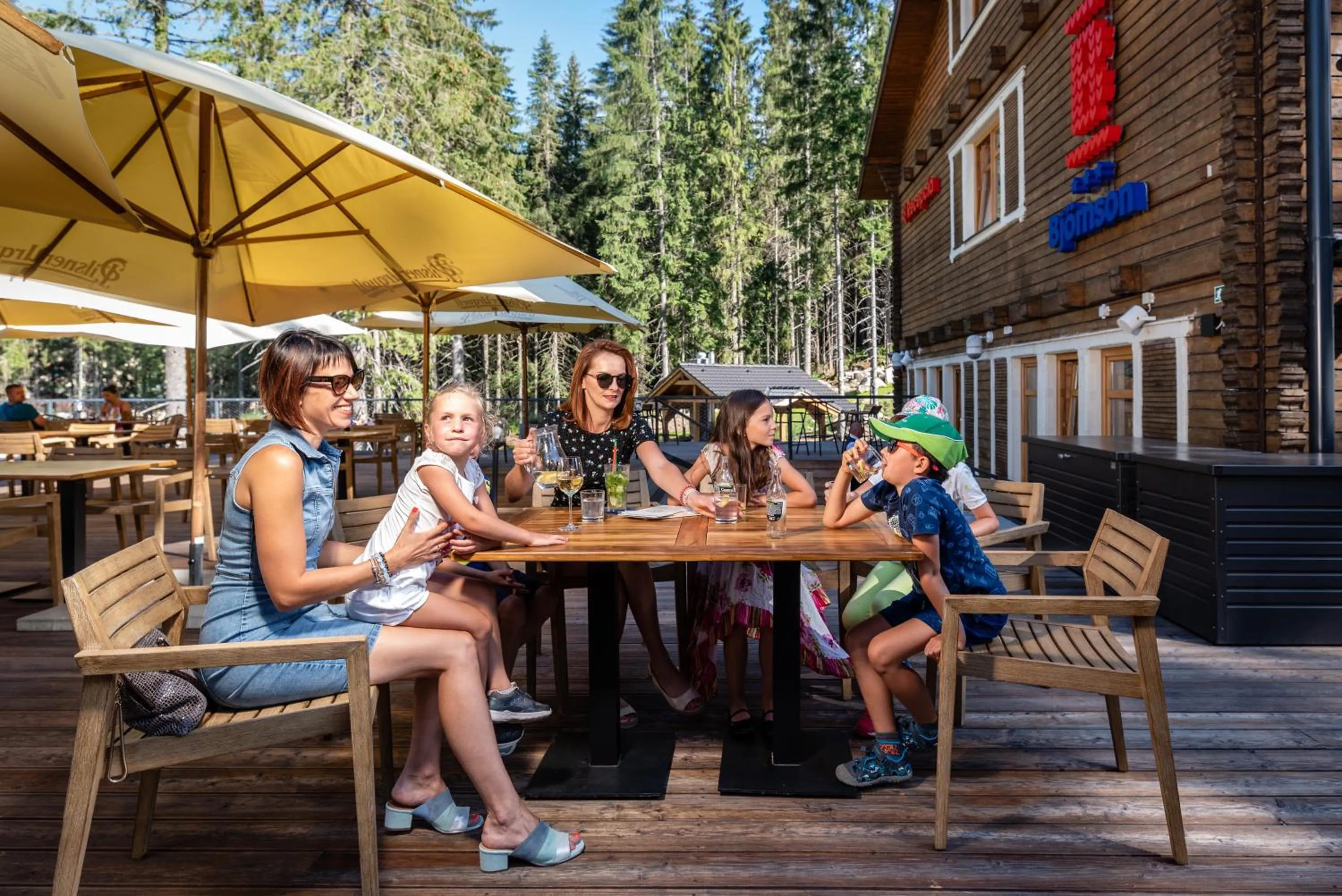 Restaurant/places to eat in Hotel Björnson & Björnson TREE HOUSES Jasná