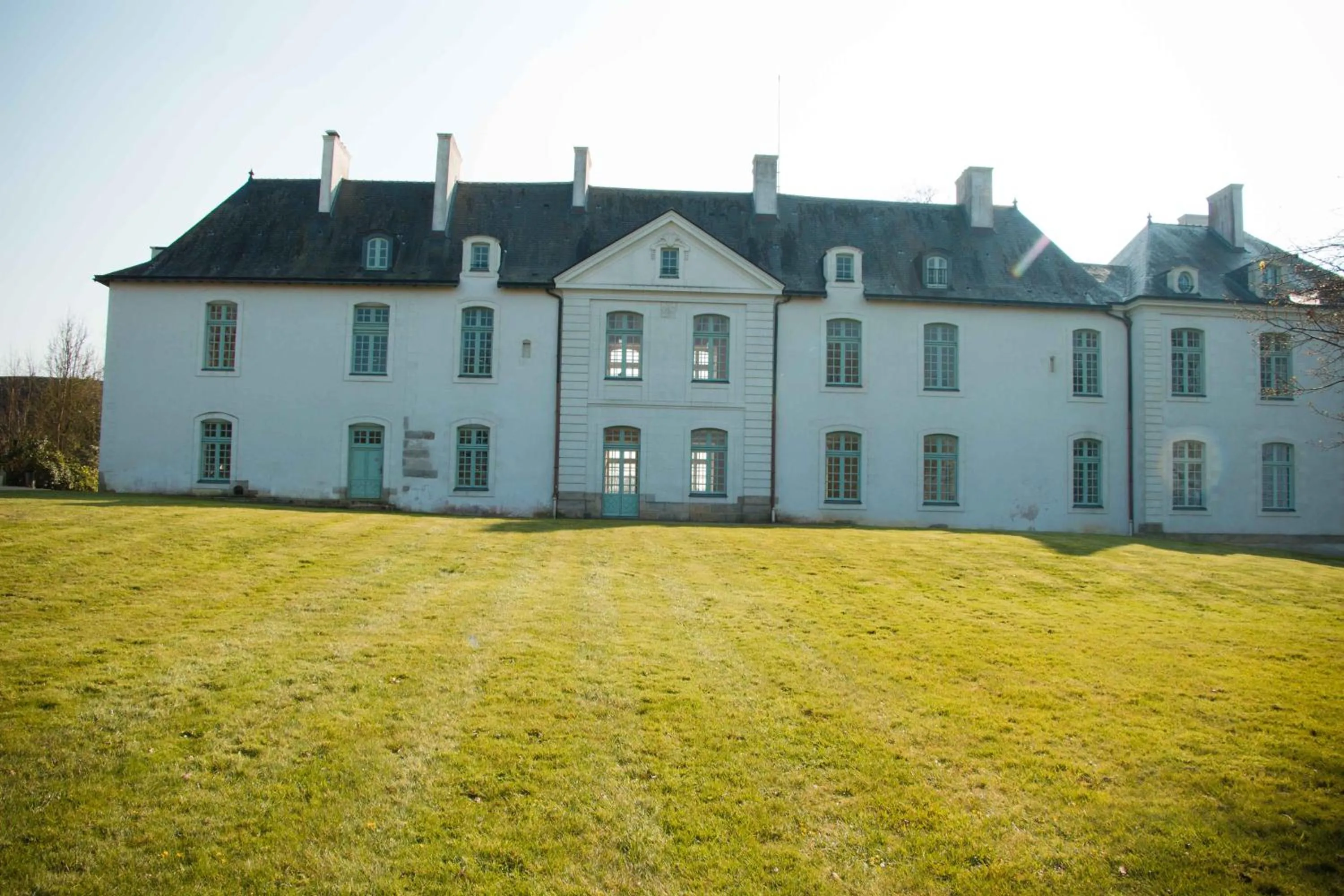 Facade/entrance in Surprenantes - Château du Pé