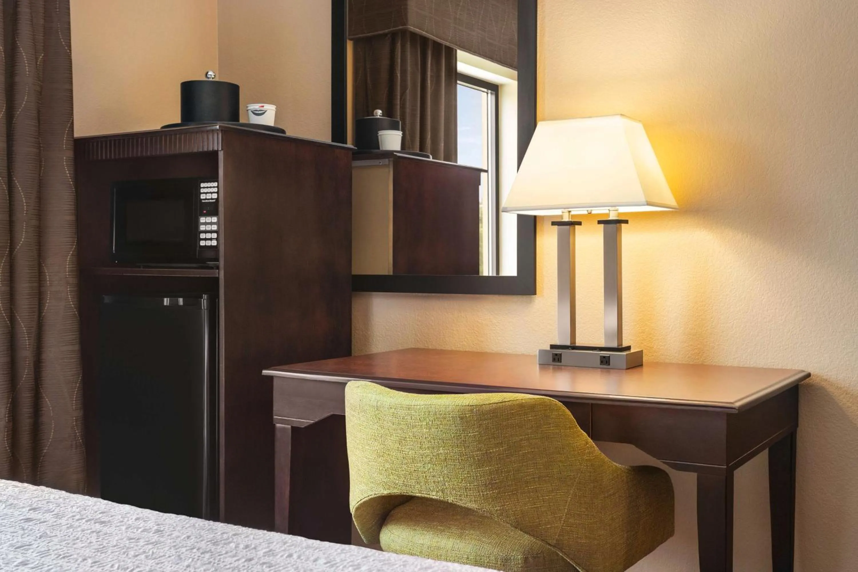 Bedroom in Hampton Inn & Suites Pine Bluff