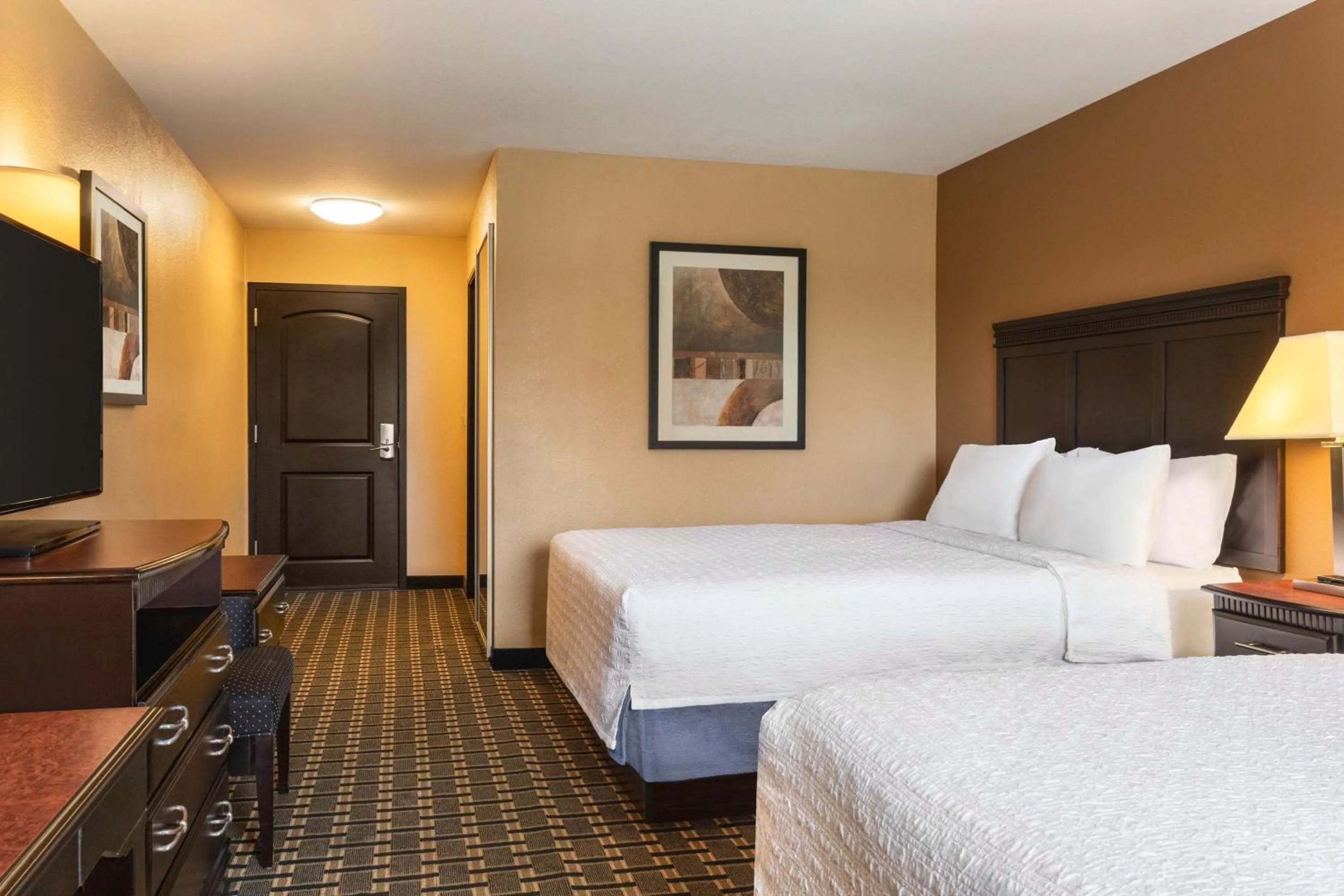 Bed in Hampton Inn & Suites Pine Bluff