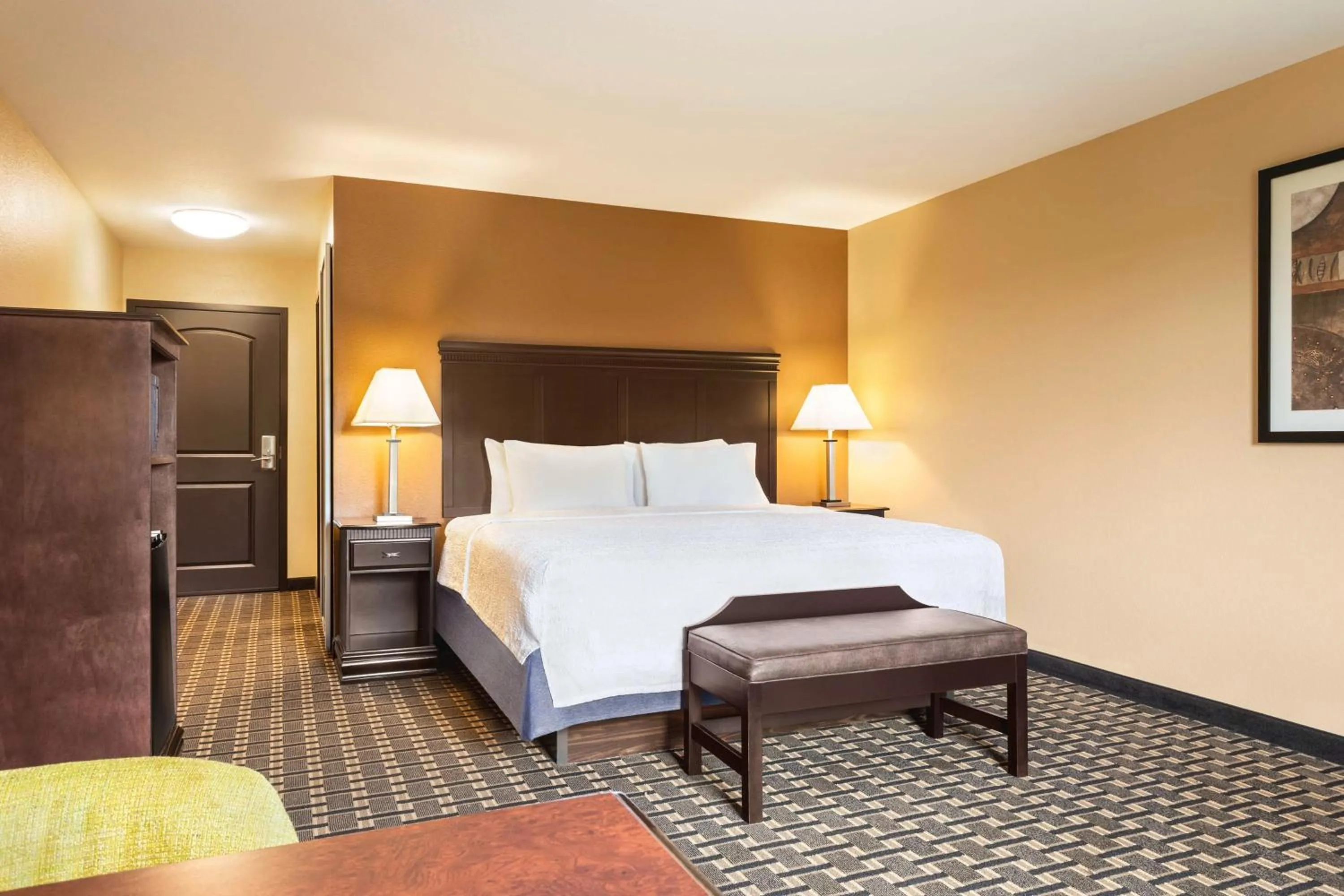 Bed in Hampton Inn & Suites Pine Bluff