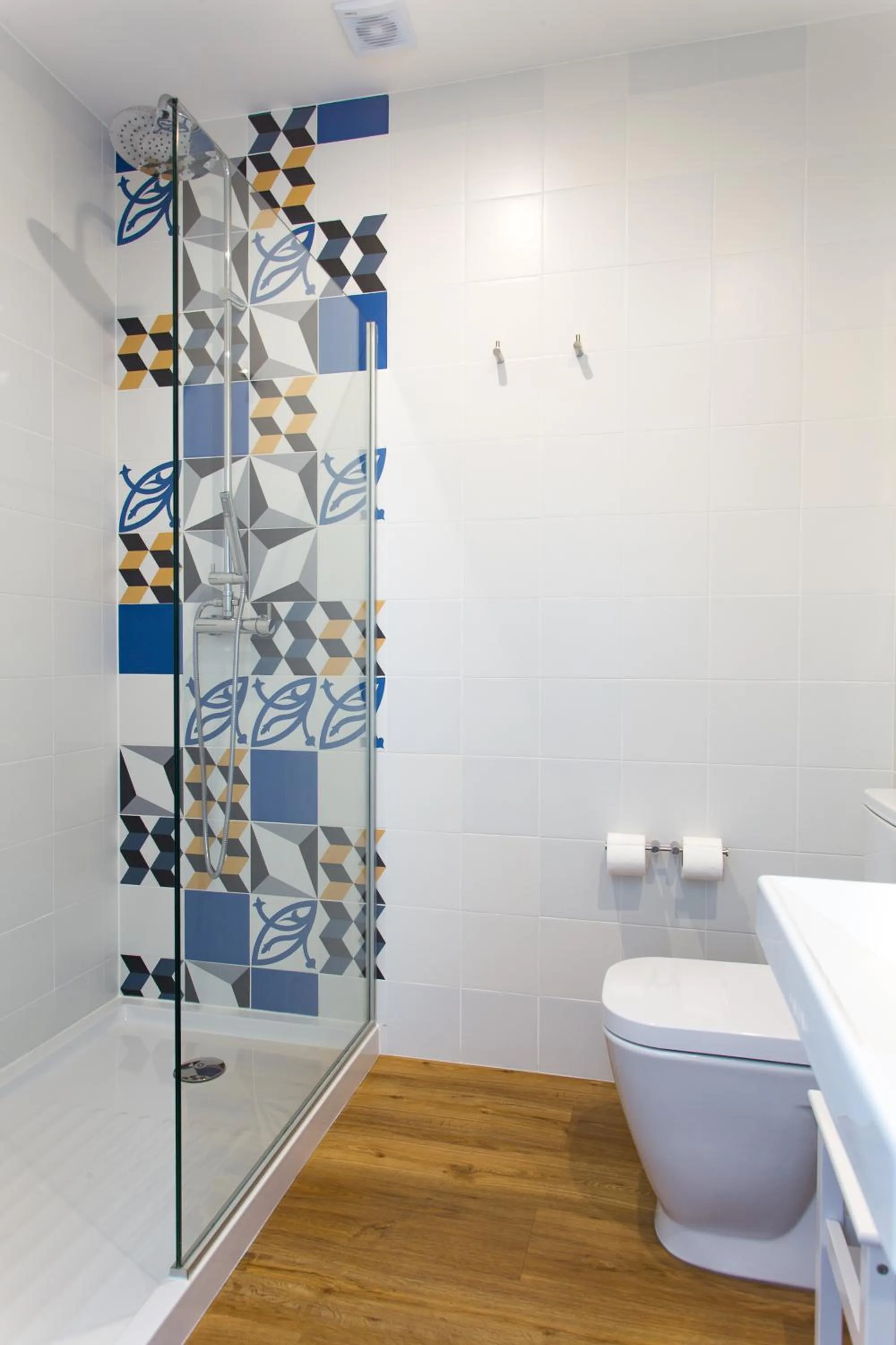 Toilet in Aveiro Rossio Bed & Breakfast