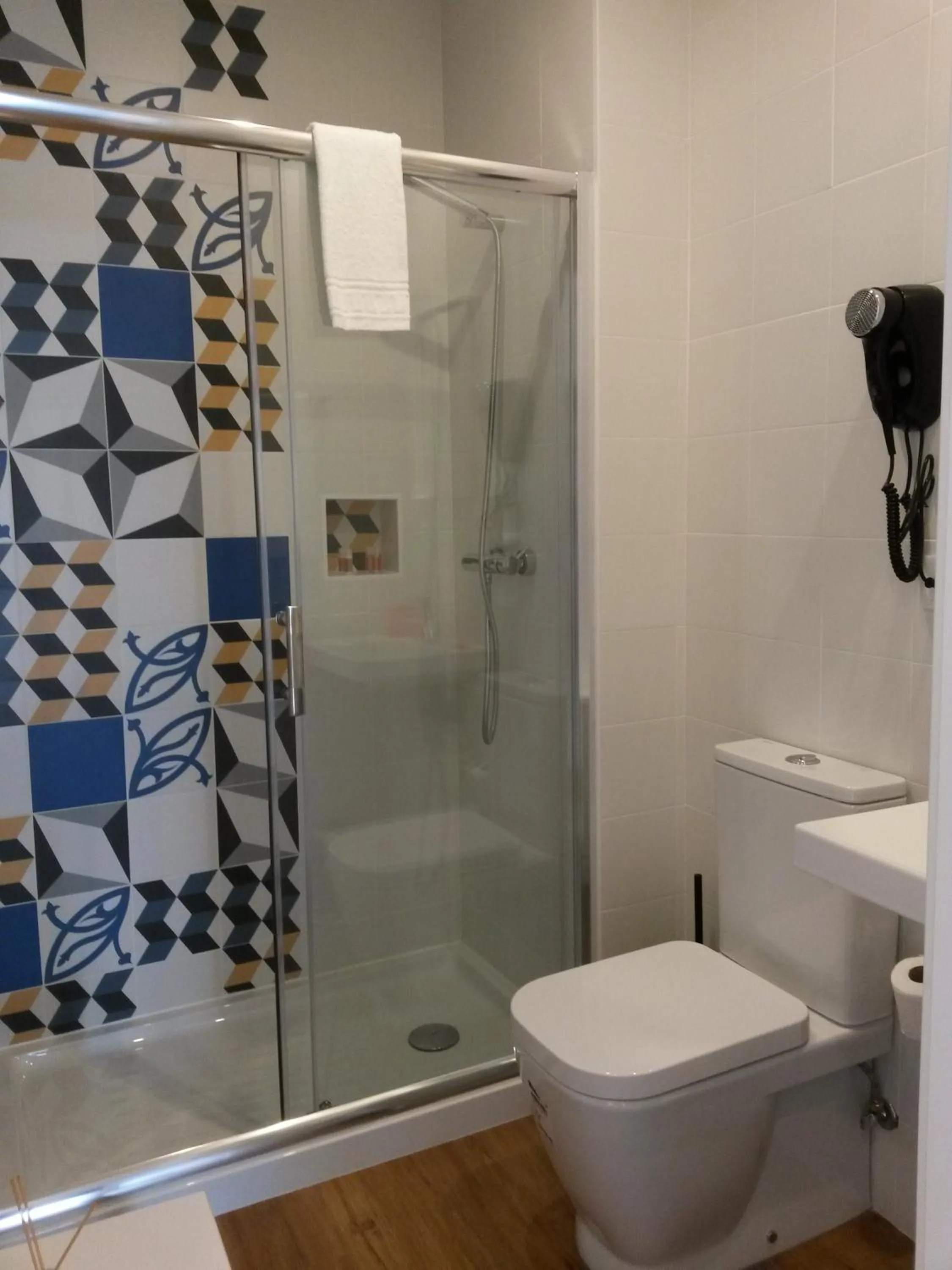 Bathroom in Aveiro Rossio Bed & Breakfast