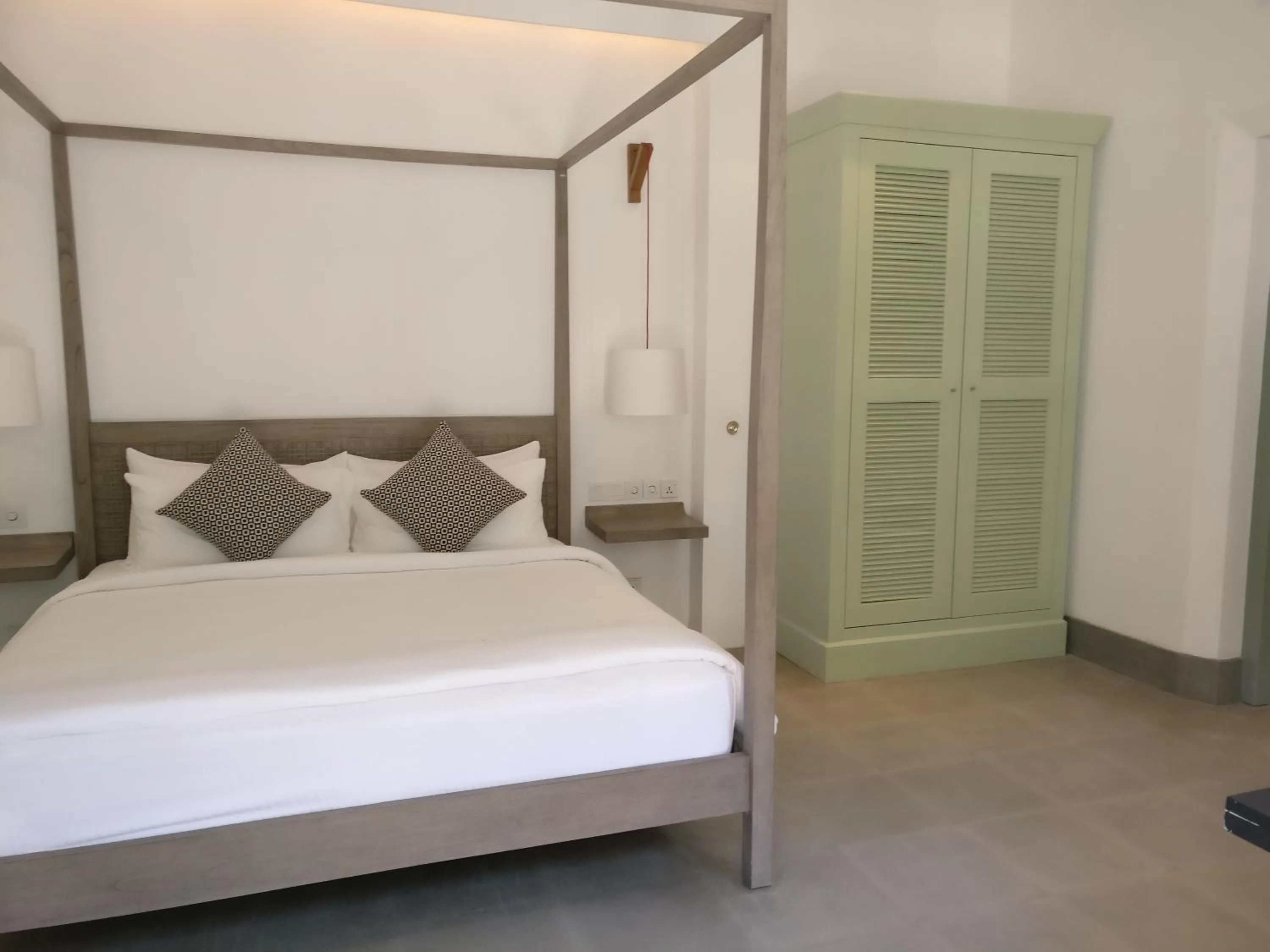 Photo of the whole room, Bed in Fort Bazaar