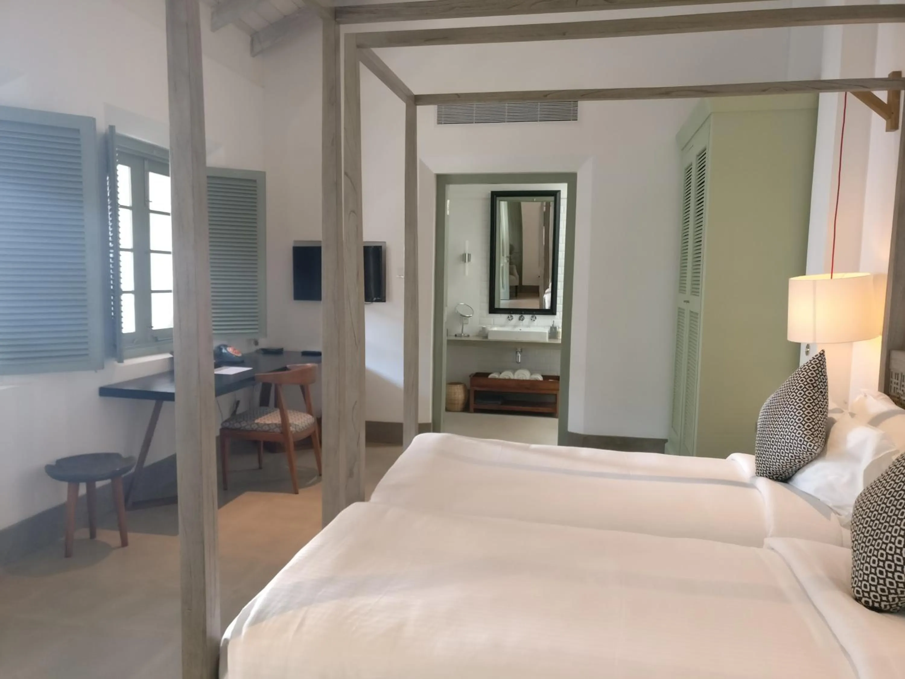 Photo of the whole room, Bed in Fort Bazaar