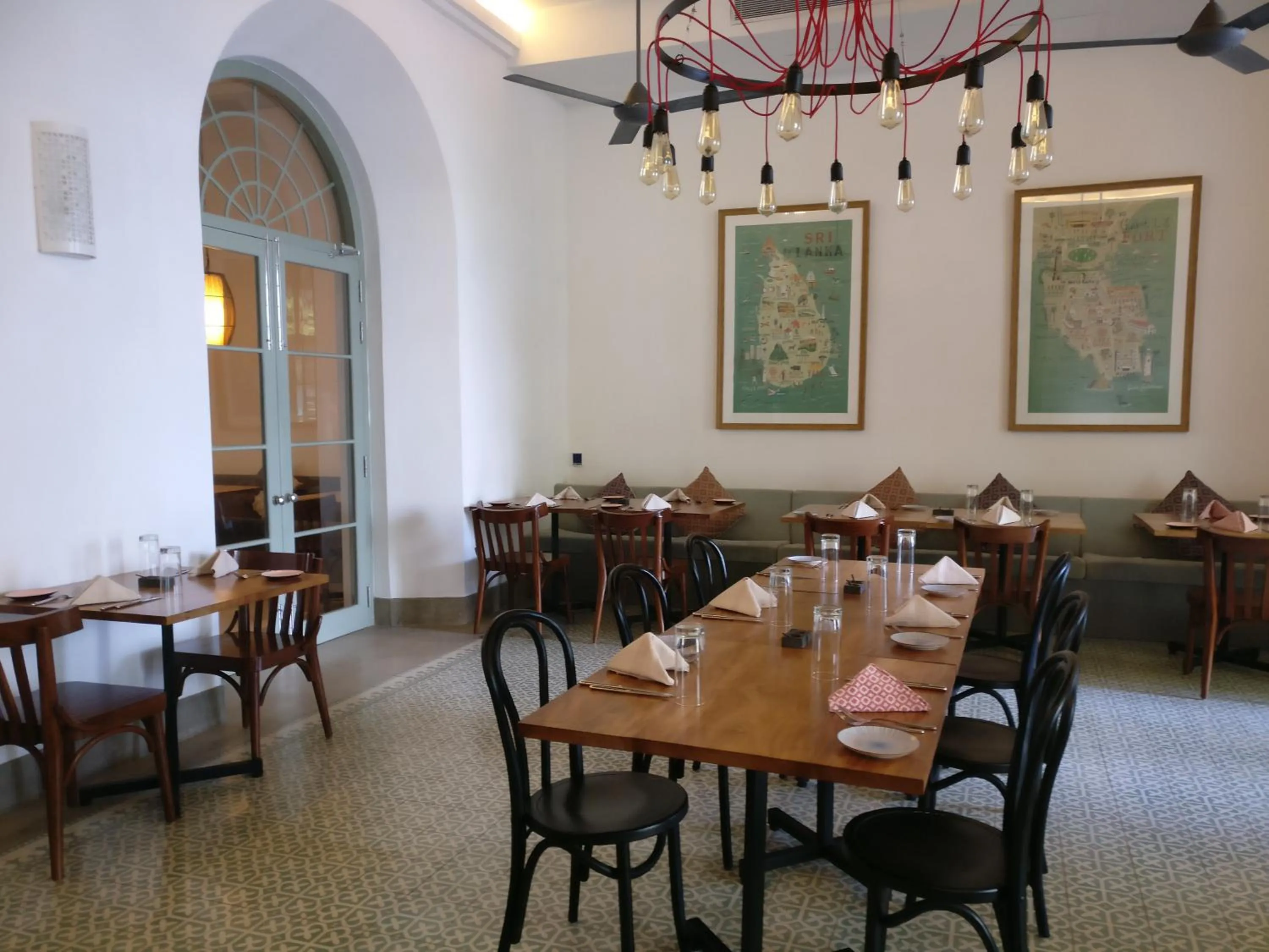 Restaurant/places to eat in Fort Bazaar