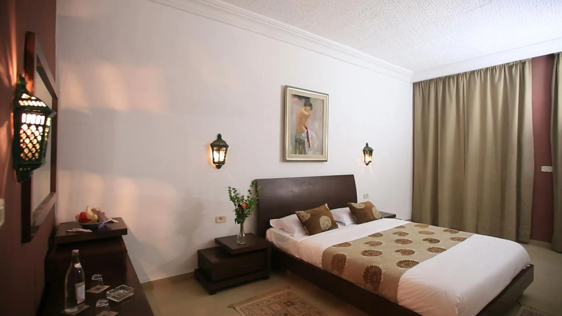 Bedroom, Bed in Hotel Les Palmiers