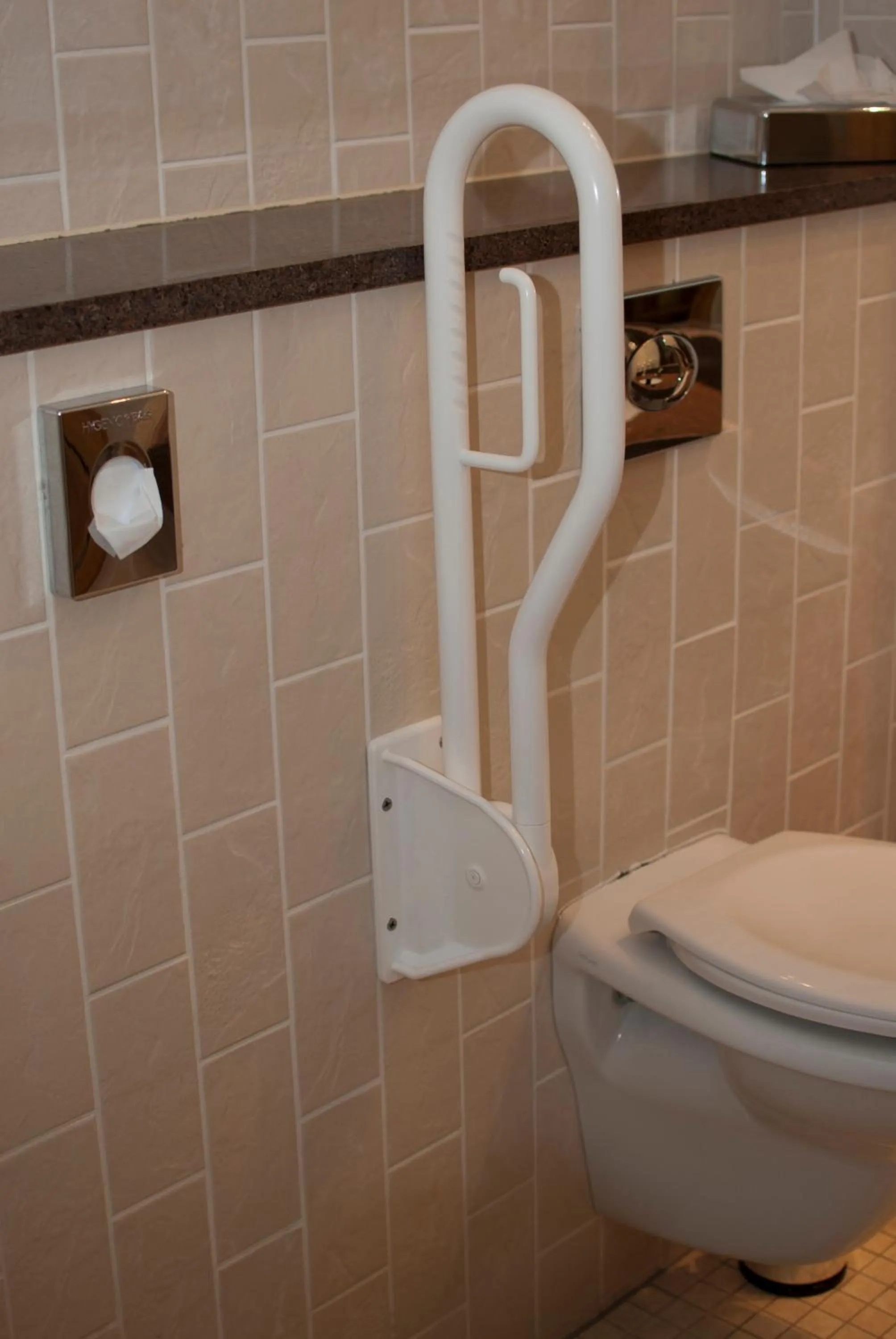 Bathroom in An Grianan Hotel