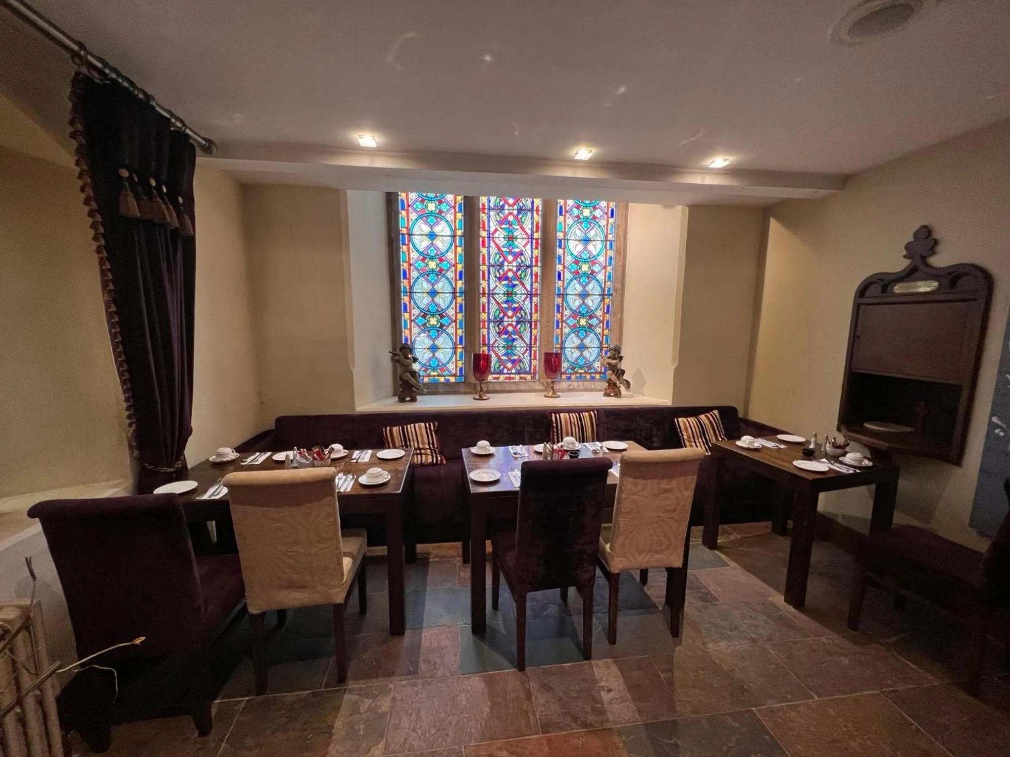 Restaurant/places to eat in An Grianan Hotel