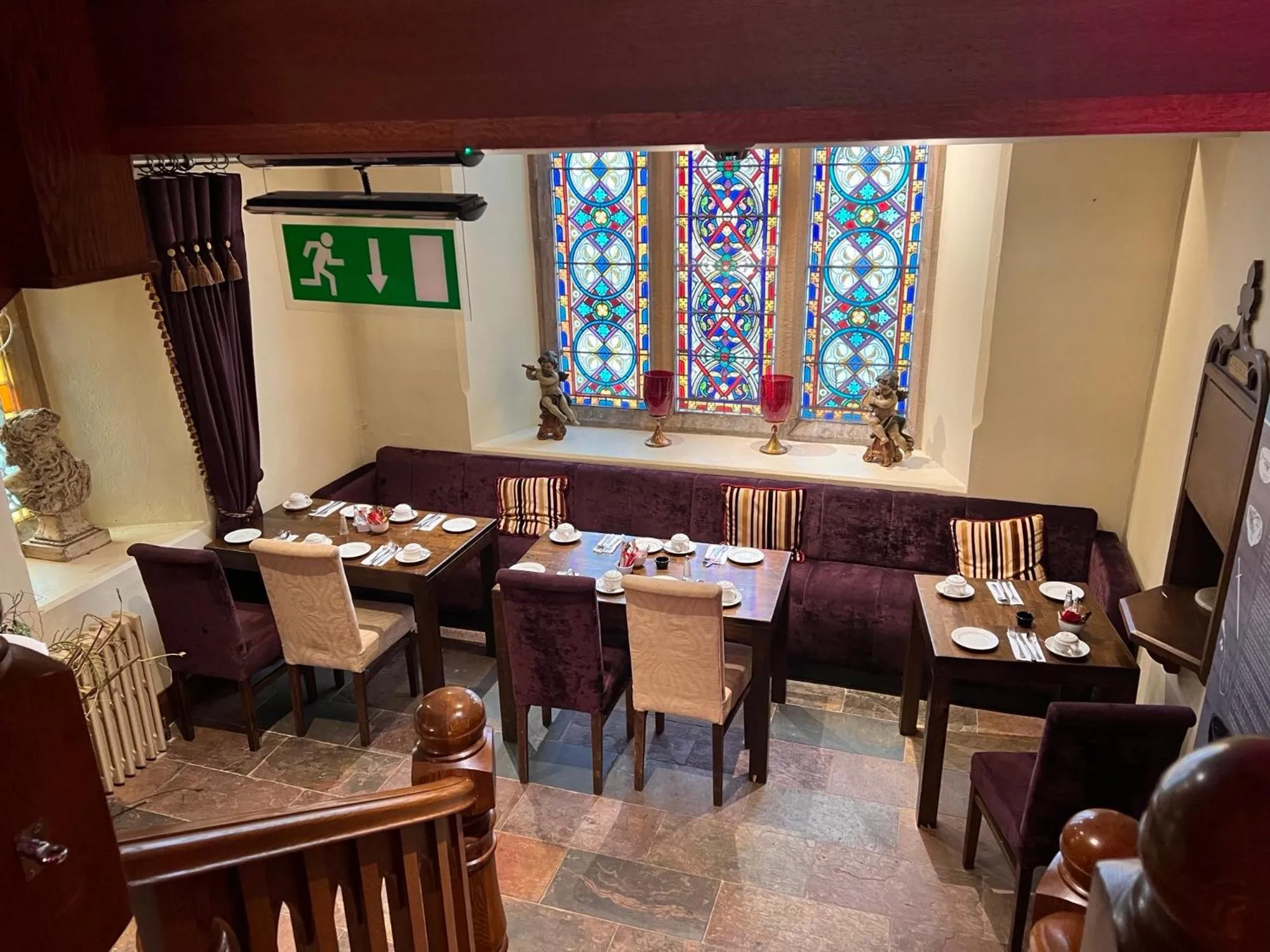 Restaurant/places to eat in An Grianan Hotel