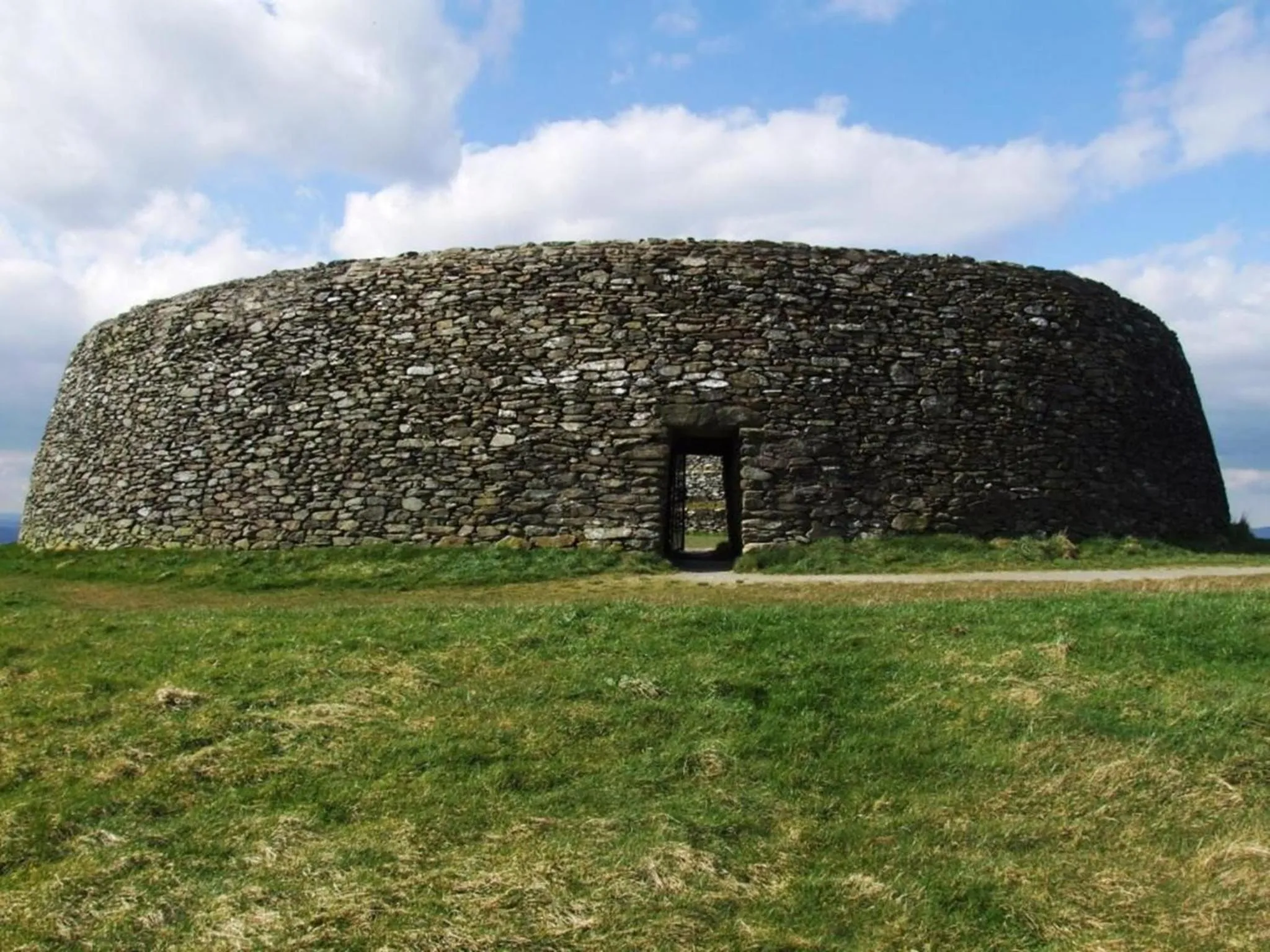 Hiking in An Grianan Hotel