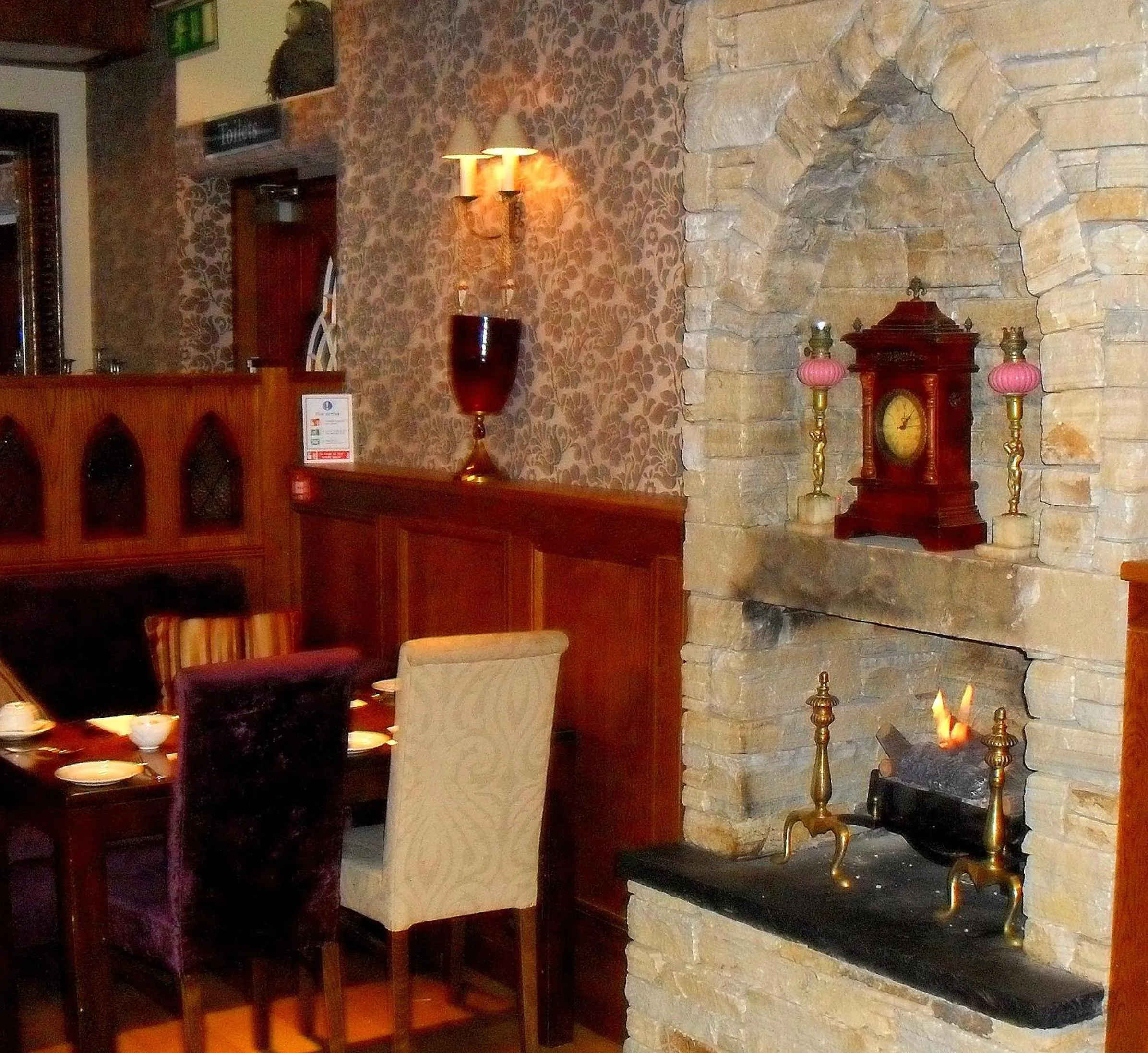 Restaurant/places to eat in An Grianan Hotel