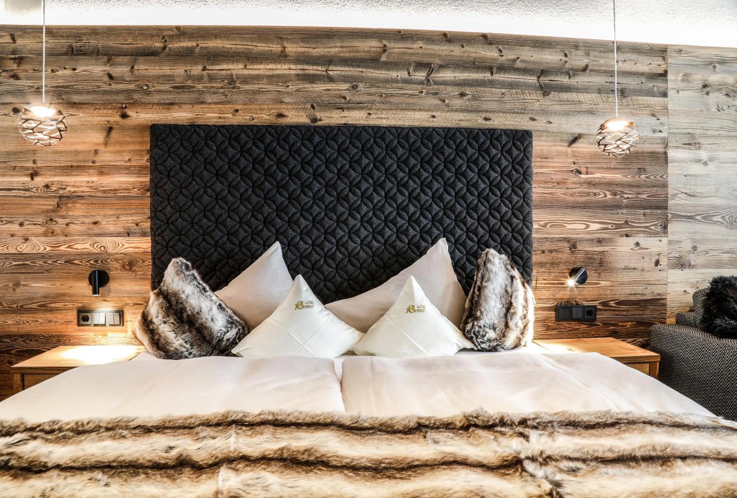 Bed in Hotel Sonne Ischgl