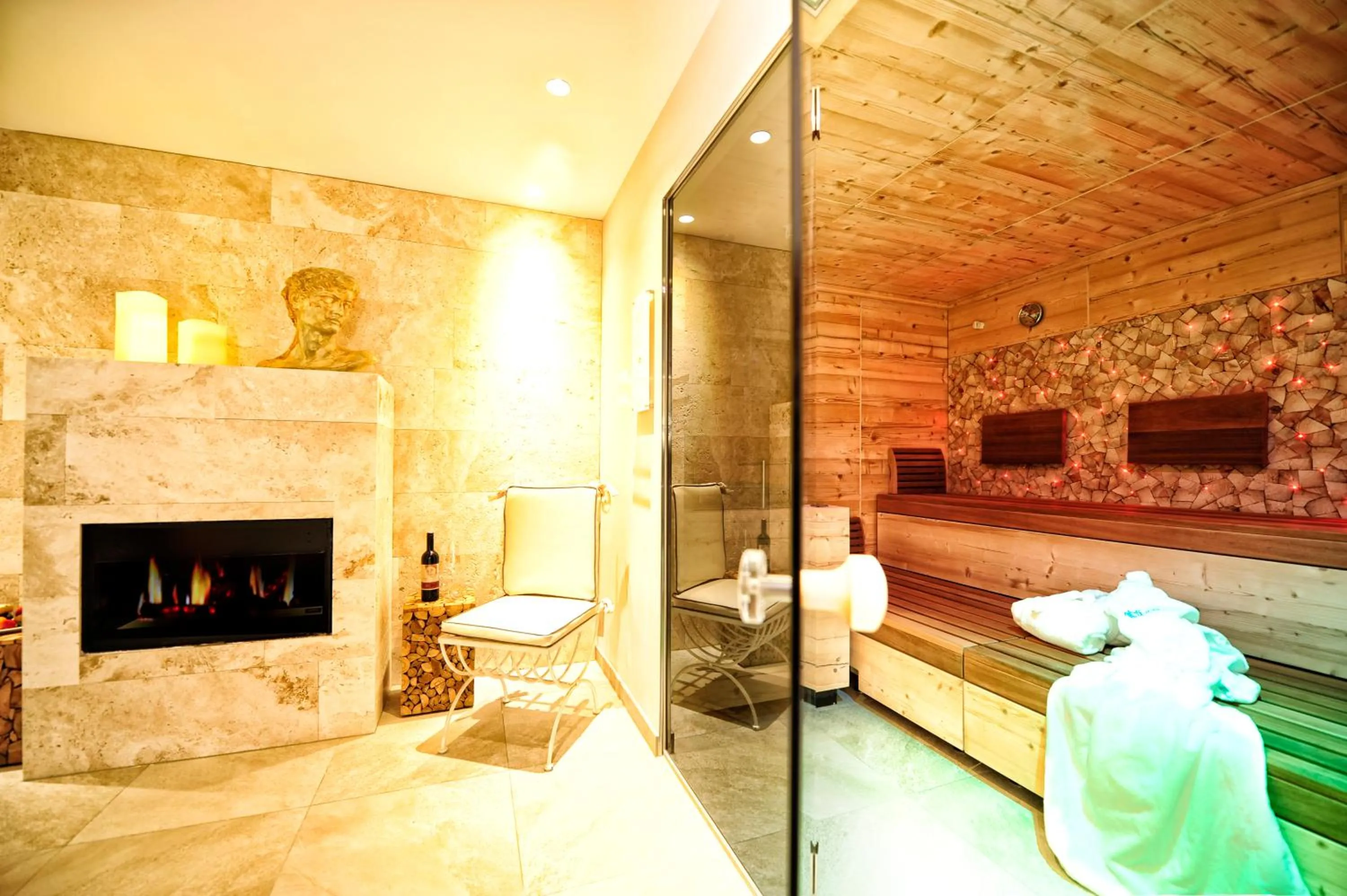 Sauna, Bed in Hotel Sonne Ischgl