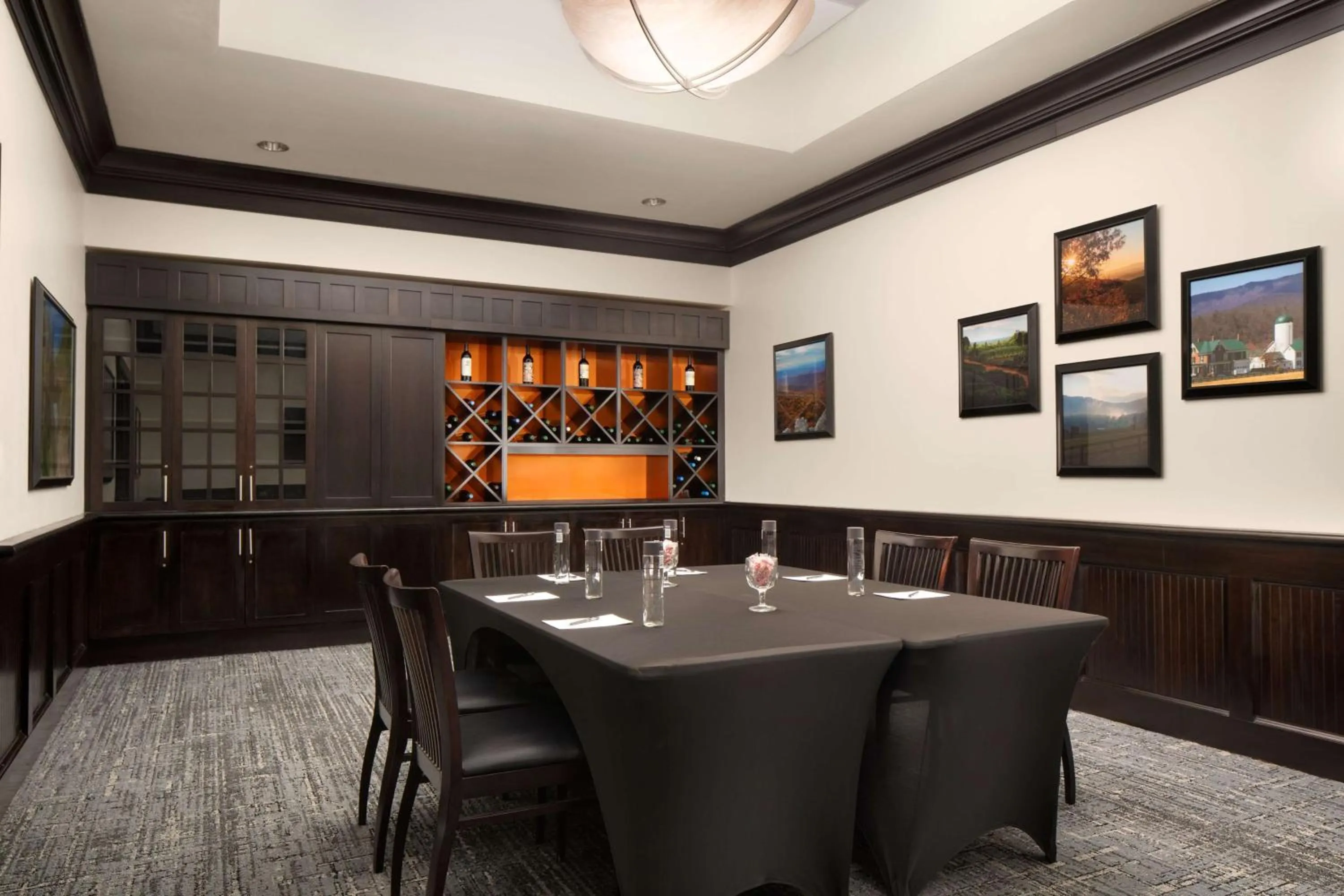 Restaurant/places to eat in Hilton Richmond Hotel & Spa Short Pump