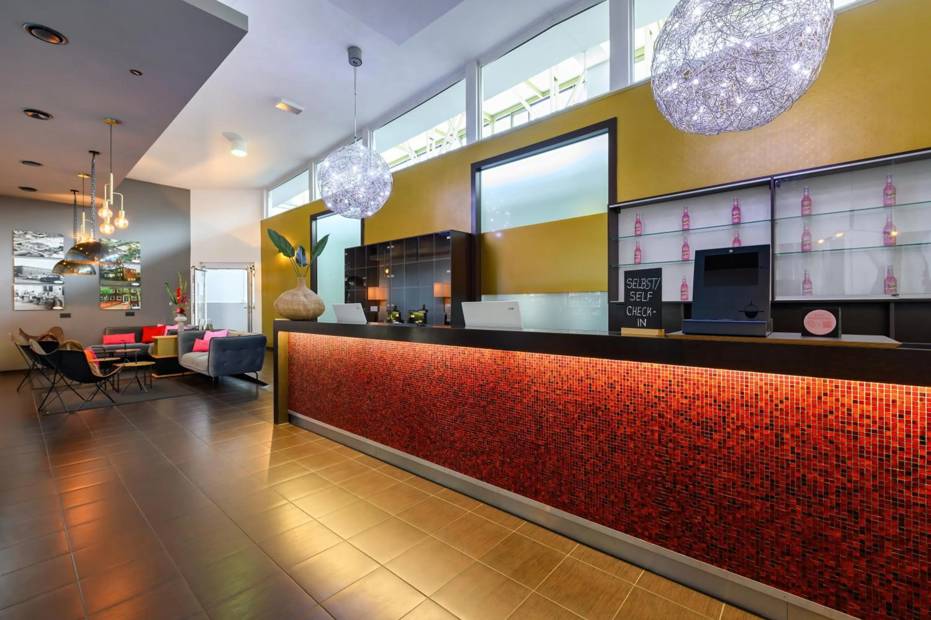 Lobby or reception in SleepinRoomz Boutique Hotel