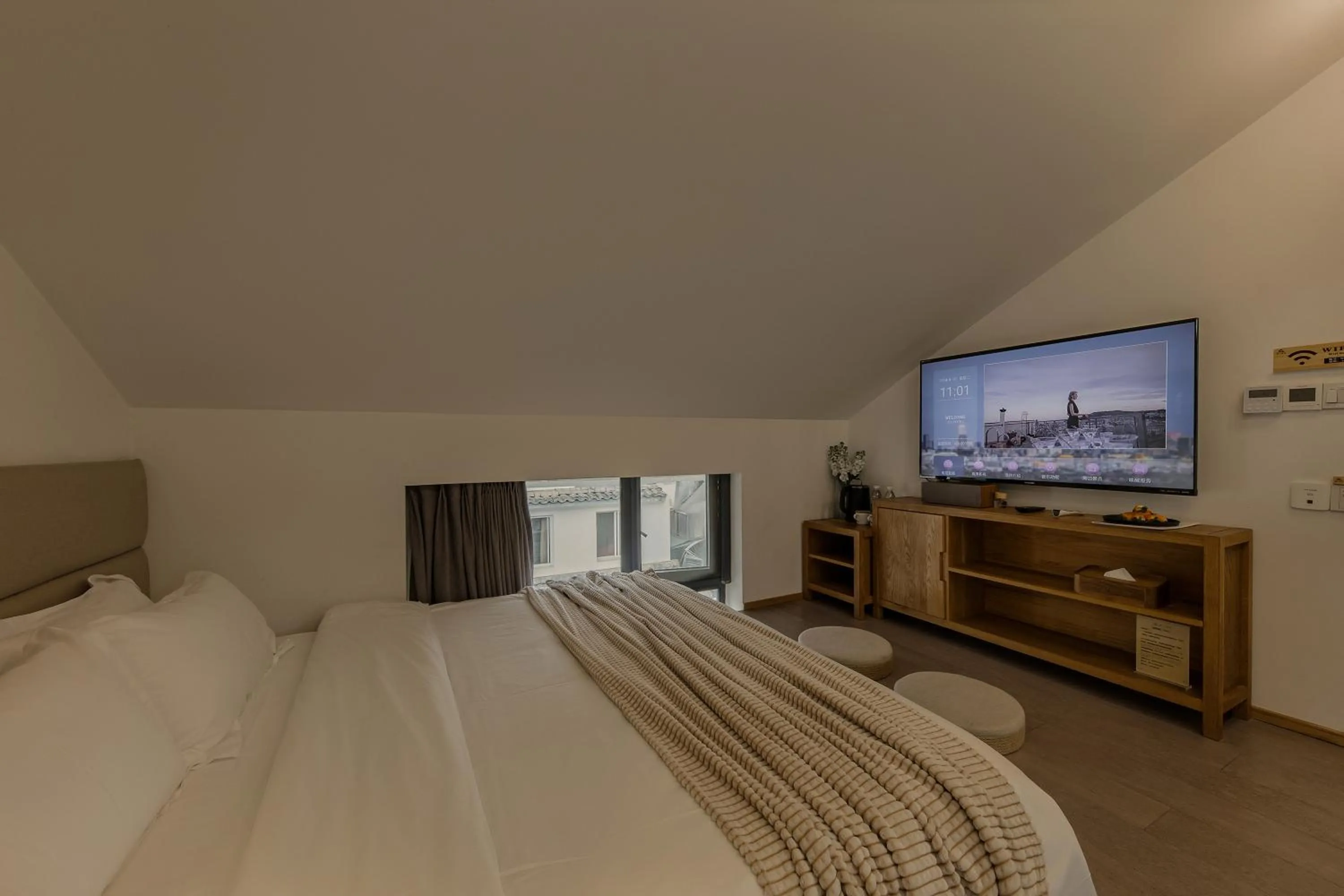 Bedroom, Bed in T innn - West Lake - Yueshang Yunshe Homestay - Hangzhou Taiziwan Park Branch