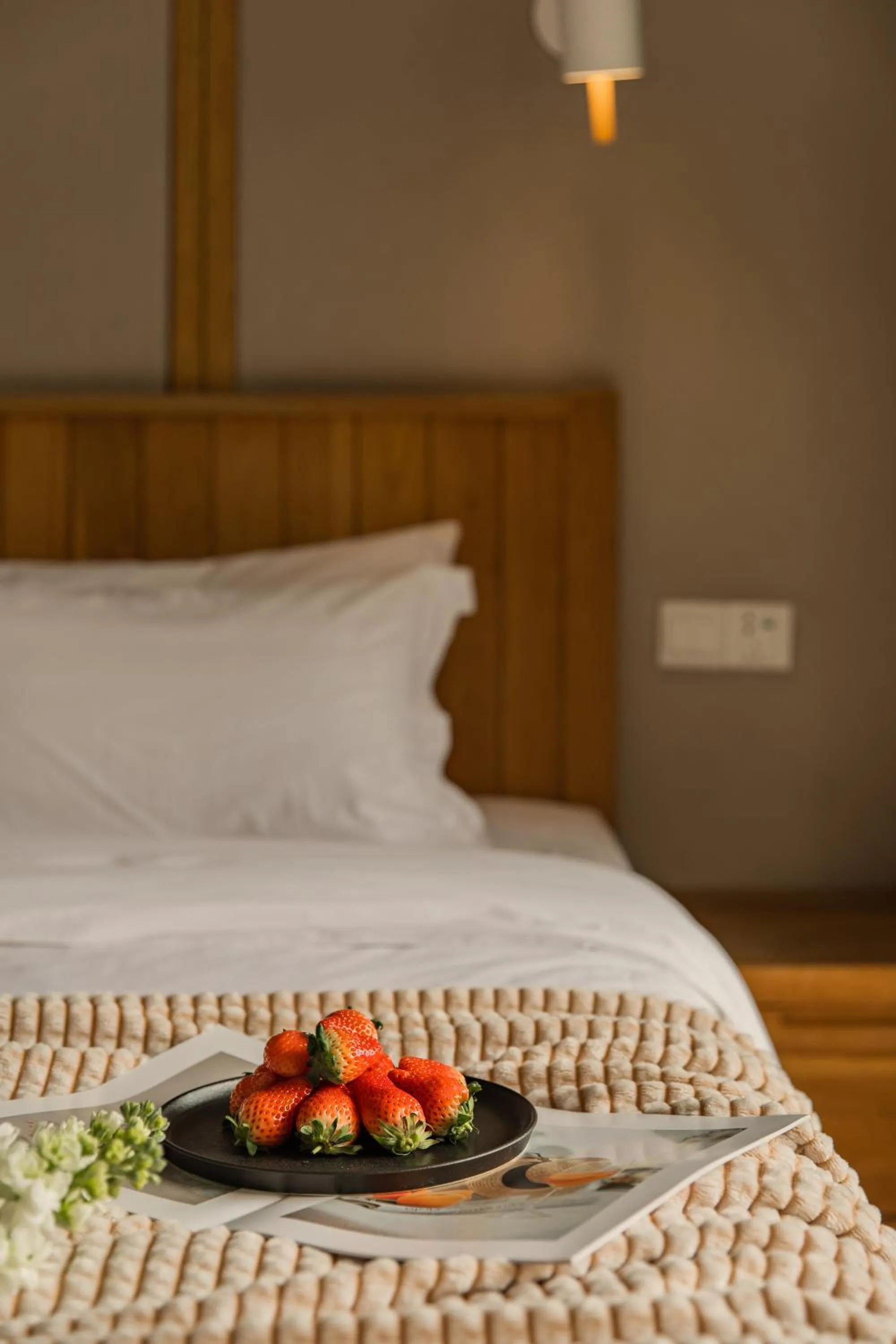 Bedroom, Bed in T innn - West Lake - Yueshang Yunshe Homestay - Hangzhou Taiziwan Park Branch