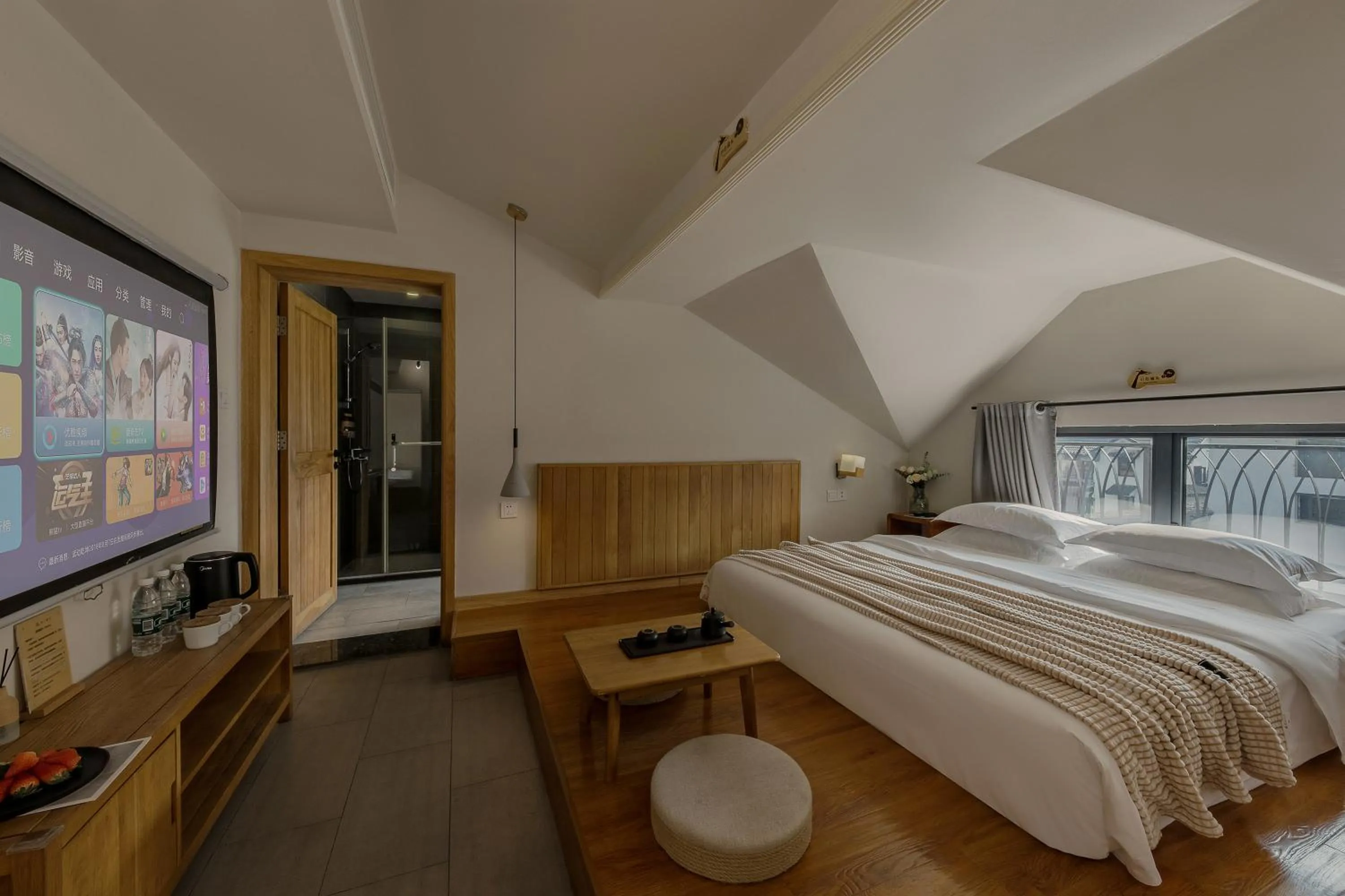 Photo of the whole room, Bed in T innn - West Lake - Yueshang Yunshe Homestay - Hangzhou Taiziwan Park Branch