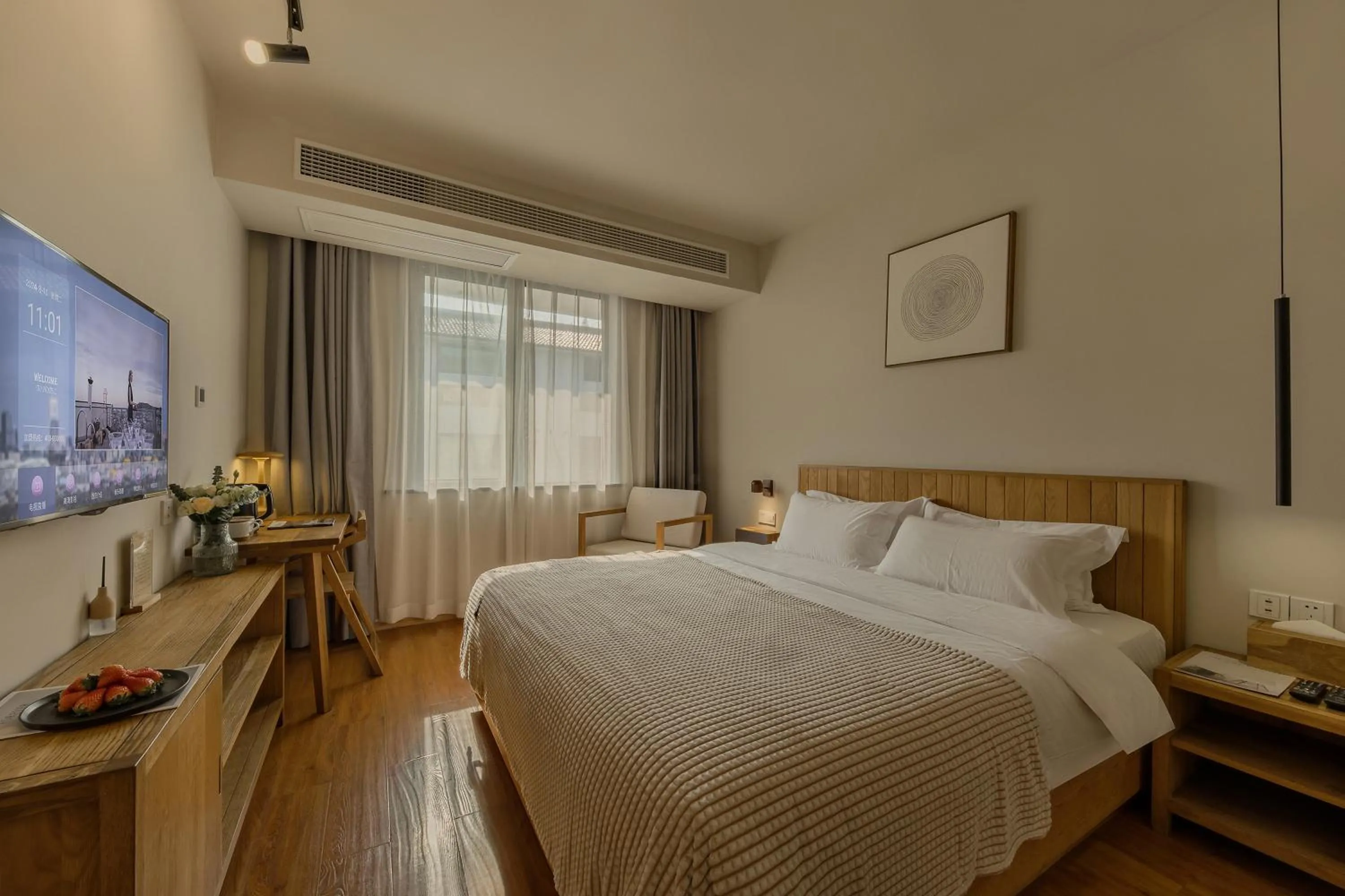 Photo of the whole room, Bed in T innn - West Lake - Yueshang Yunshe Homestay - Hangzhou Taiziwan Park Branch