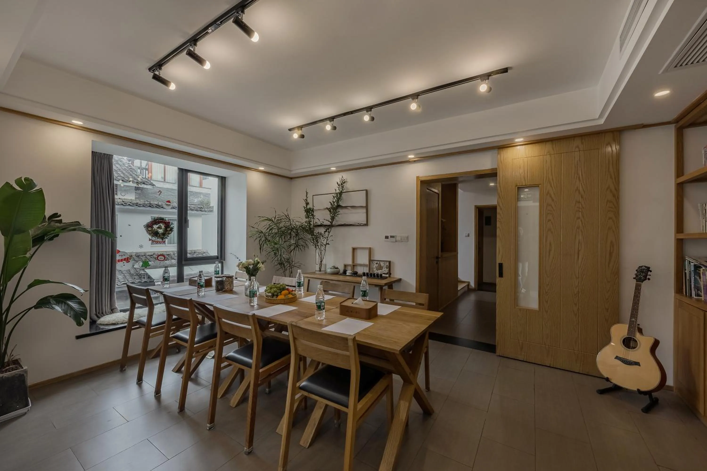 Living room in T innn - West Lake - Yueshang Yunshe Homestay - Hangzhou Taiziwan Park Branch